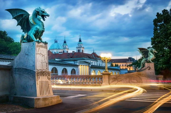 Ljubljana-dragon-bridge-visit