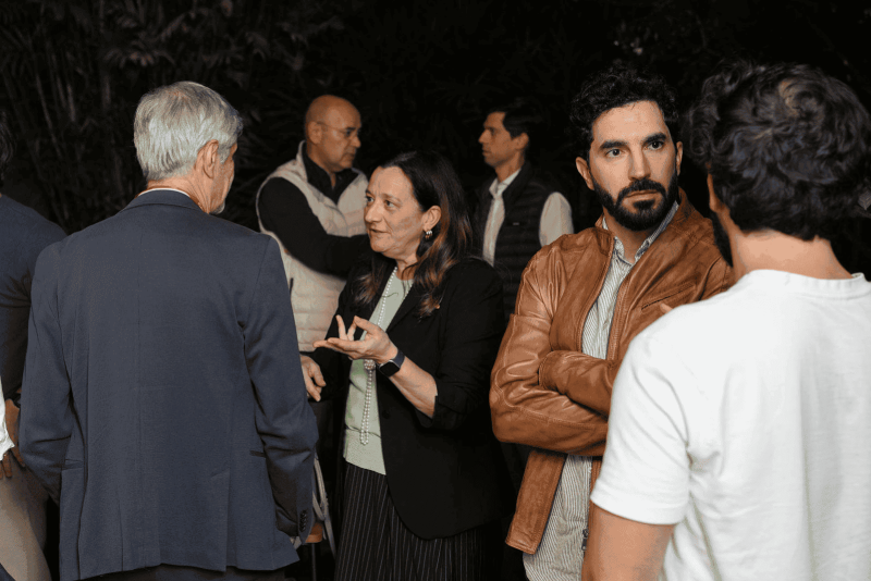 Conversa entre convidados