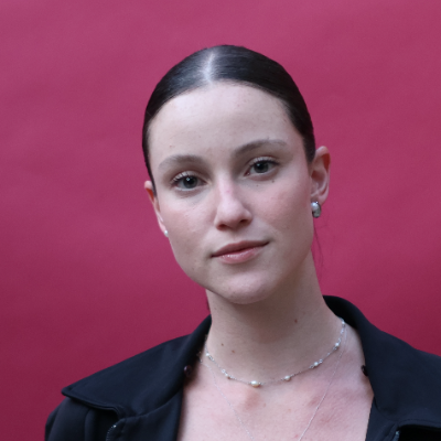 Olívia, Coordenadora de Implantação