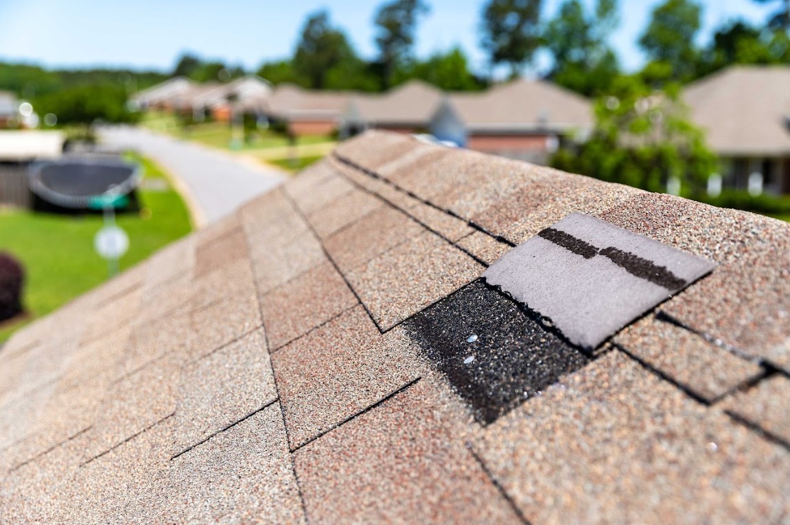 wind speed that damages roofs