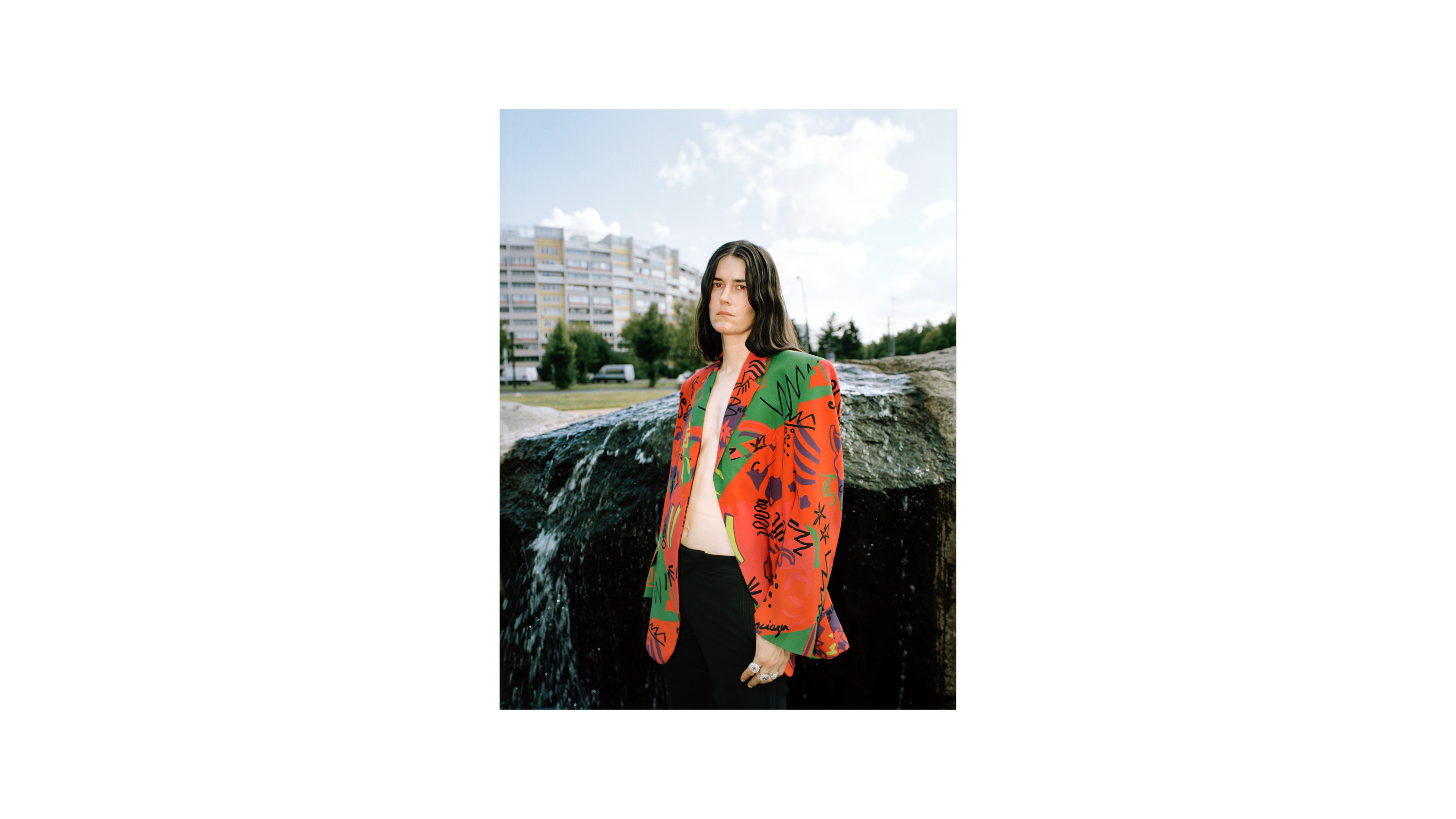 Streetstyle-Look im urbanen Setting, gestylt von Bianca Fleisch