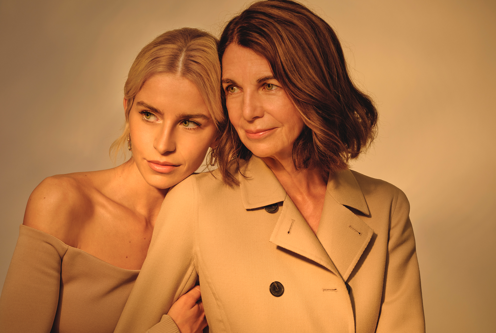 Fashion portrait with styling and concept by Bianca Fleisch for Vogue in collaboration with Clarains Caro Dauer and Monika Dauer