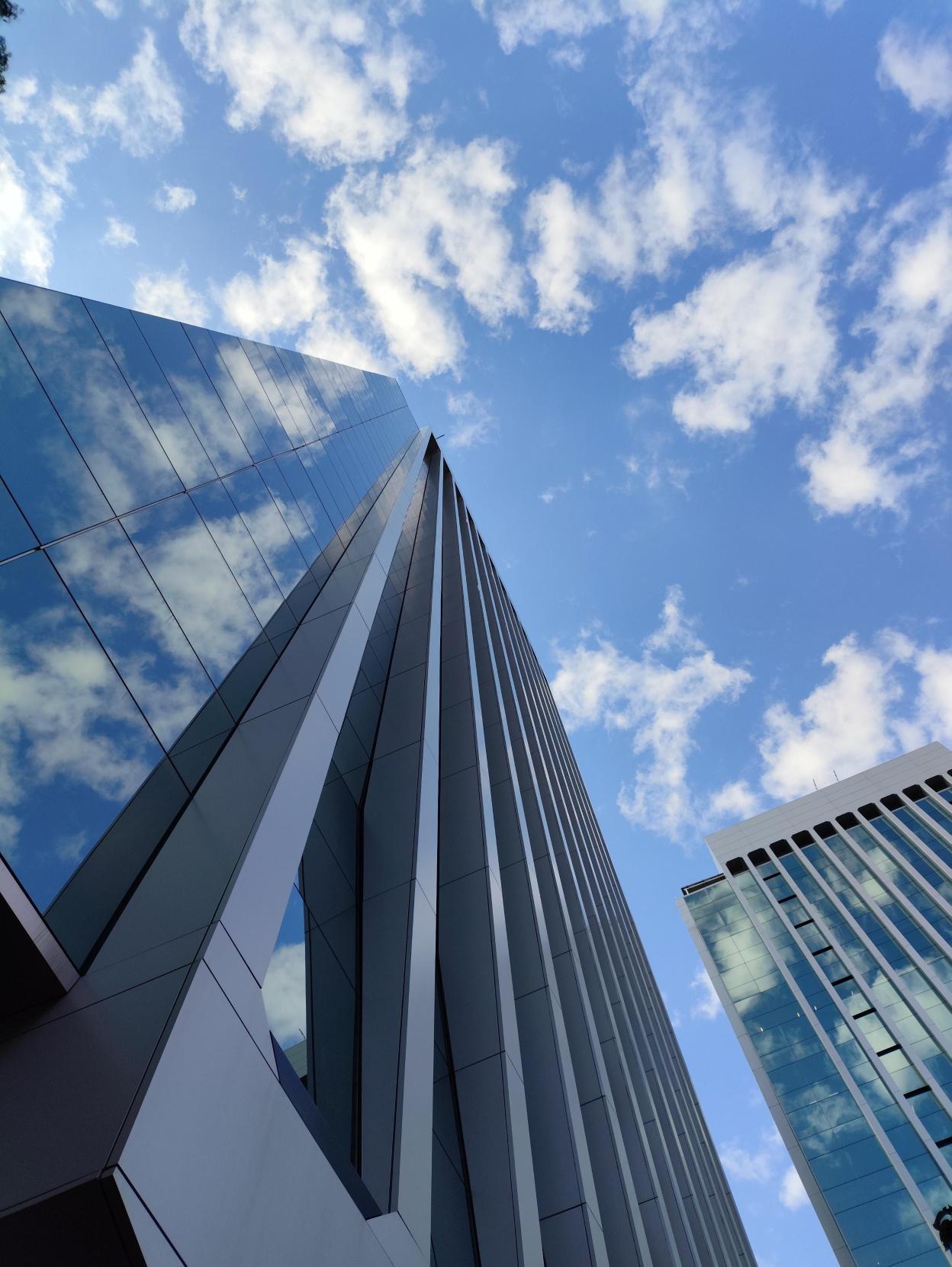 Dois prédios Arranha Céu lado a lado