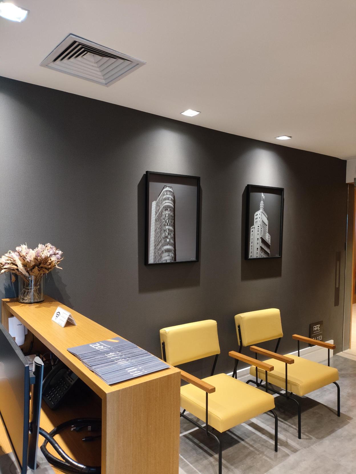 Dois prédios Arranha Céu lado a lado