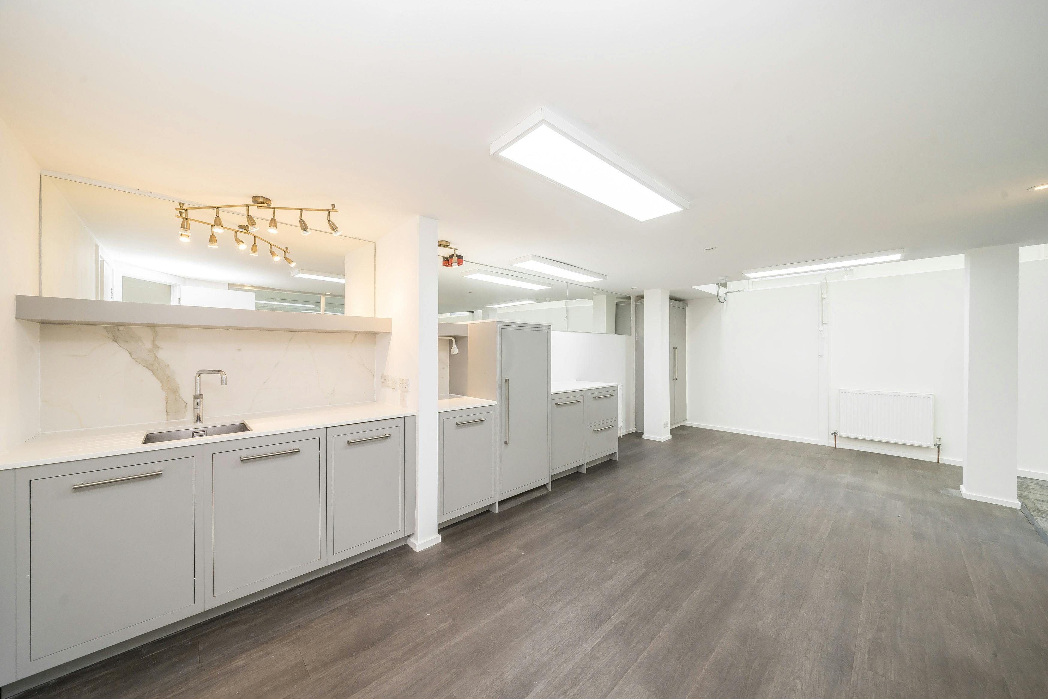 223919-24A Marshalsea Road 2025 kitchen 2.jpg