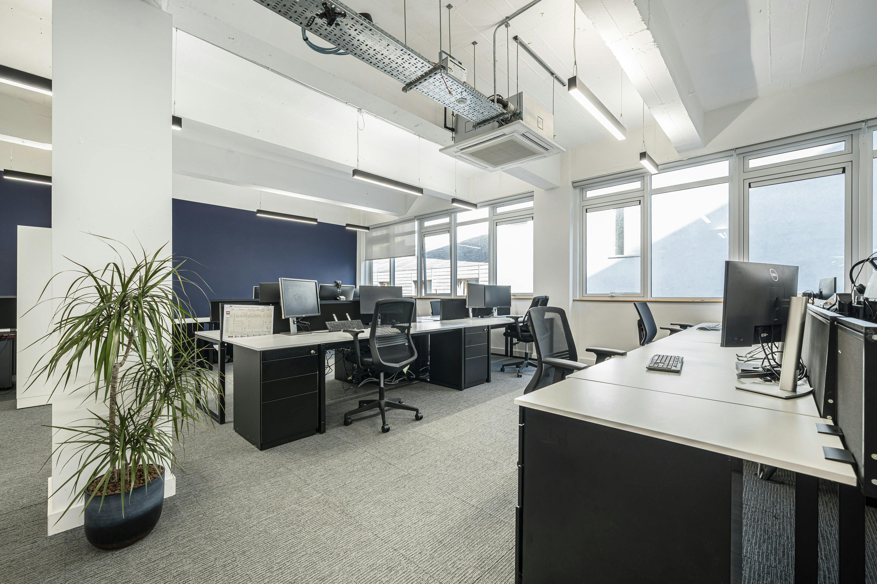 295826-Office 5.jpg