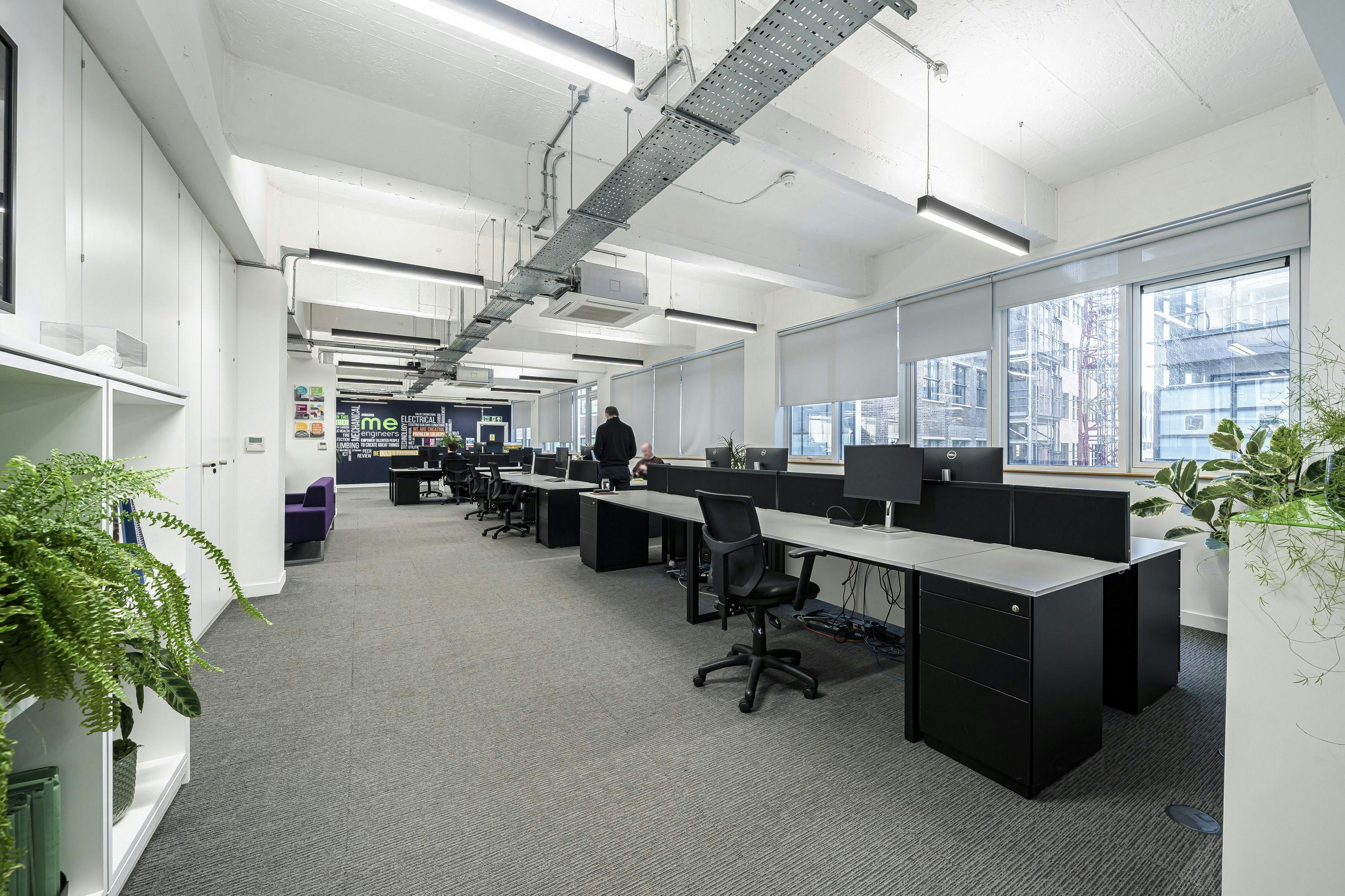 295826-Office 6.jpg