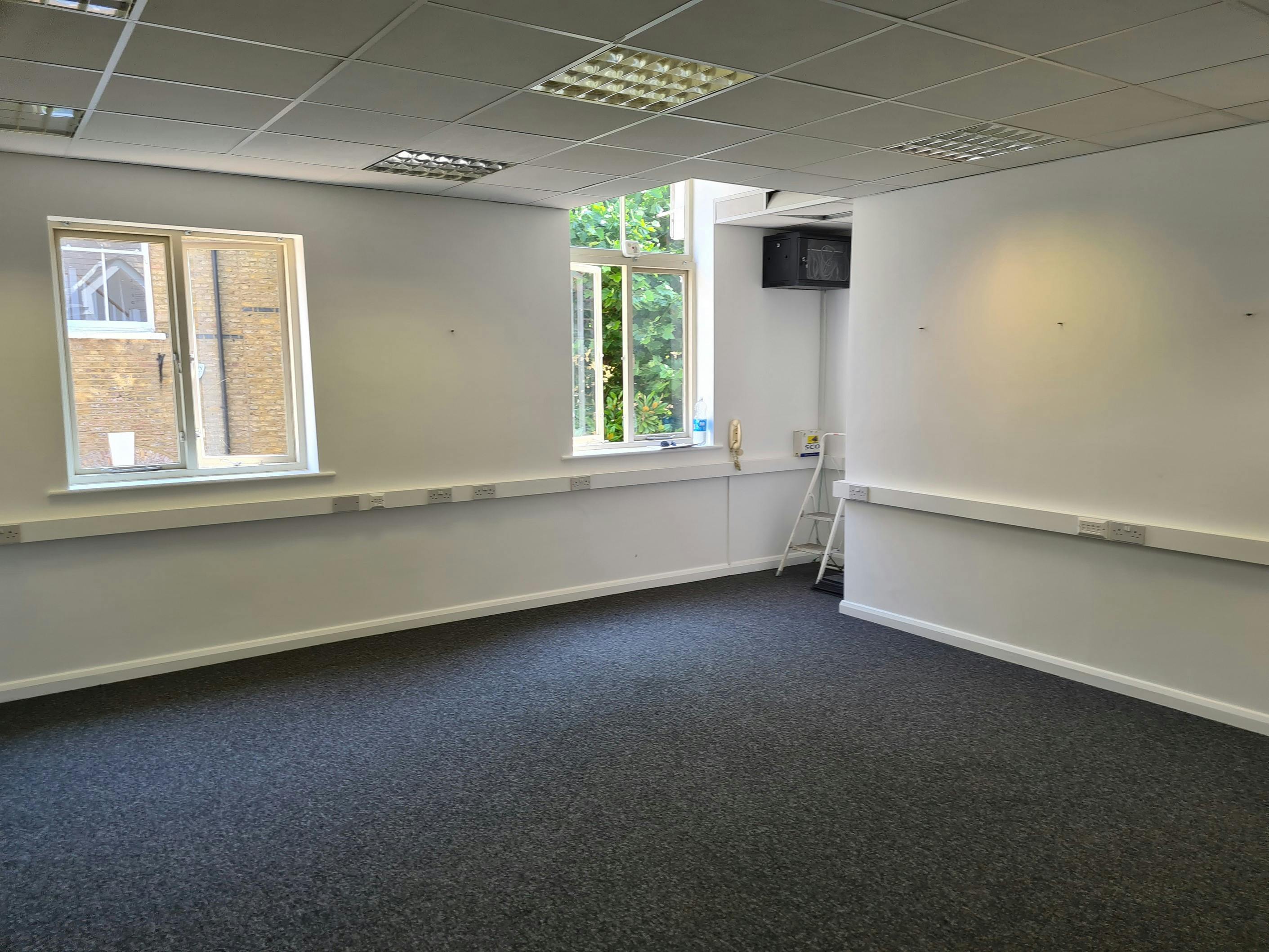 304044-First Flr 1.jpg