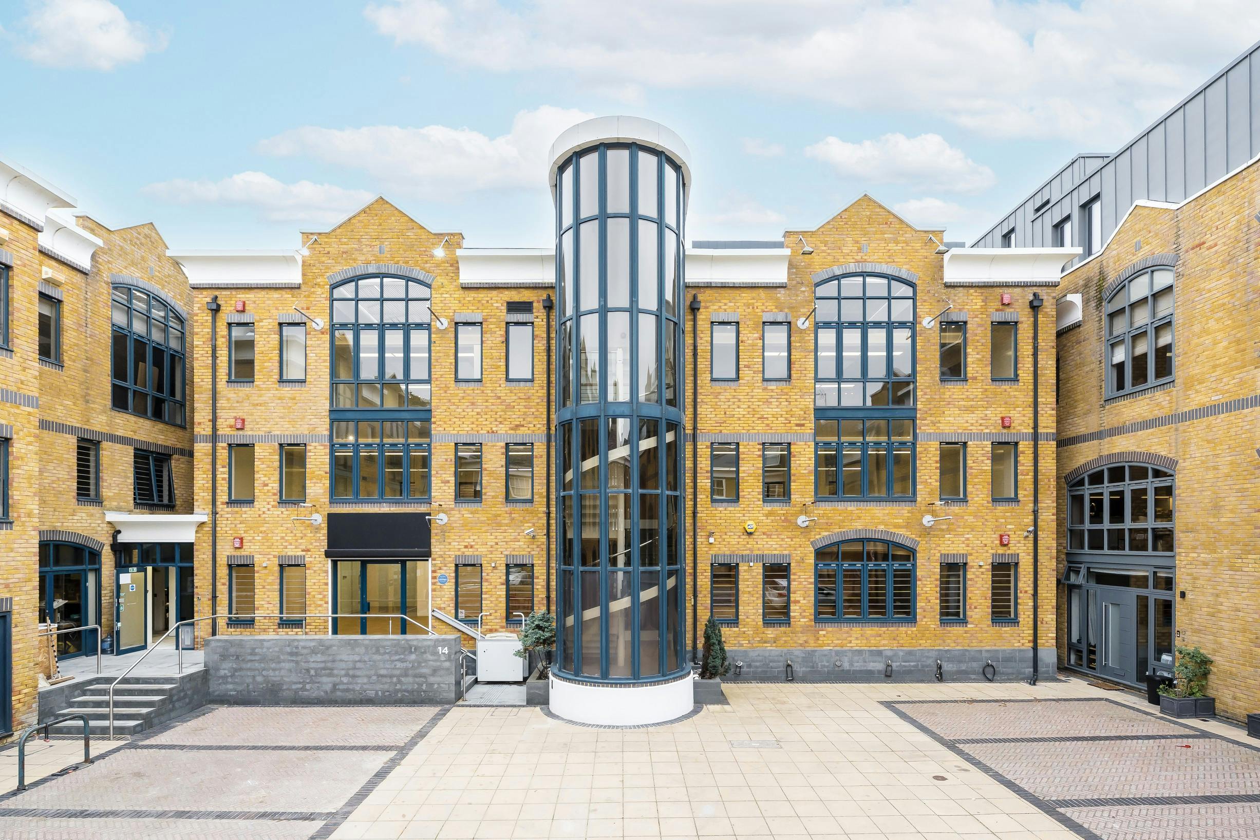 334438-External 2.jpg