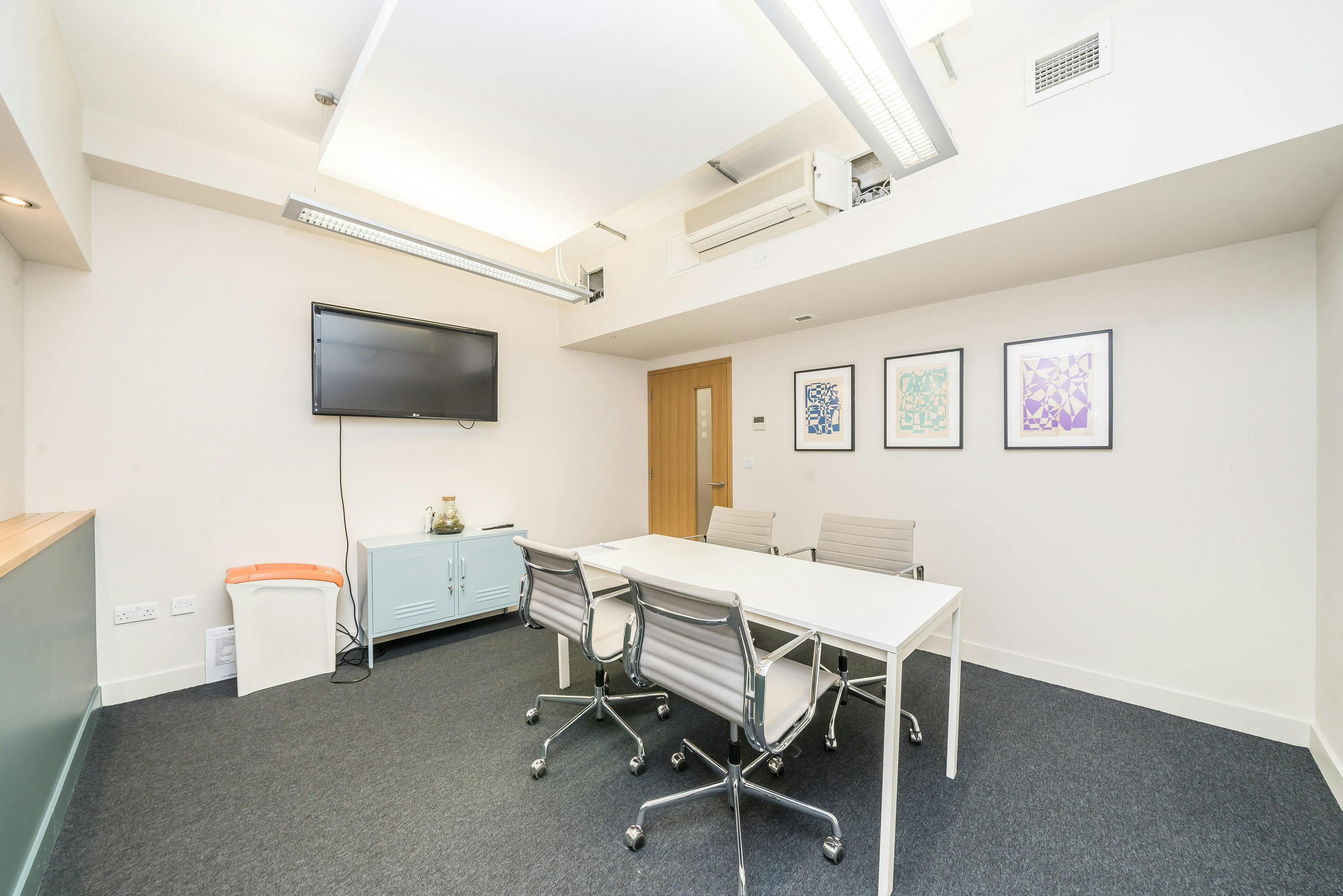 293537-170172 Tower Bridge Road meeting room 1.jpg
