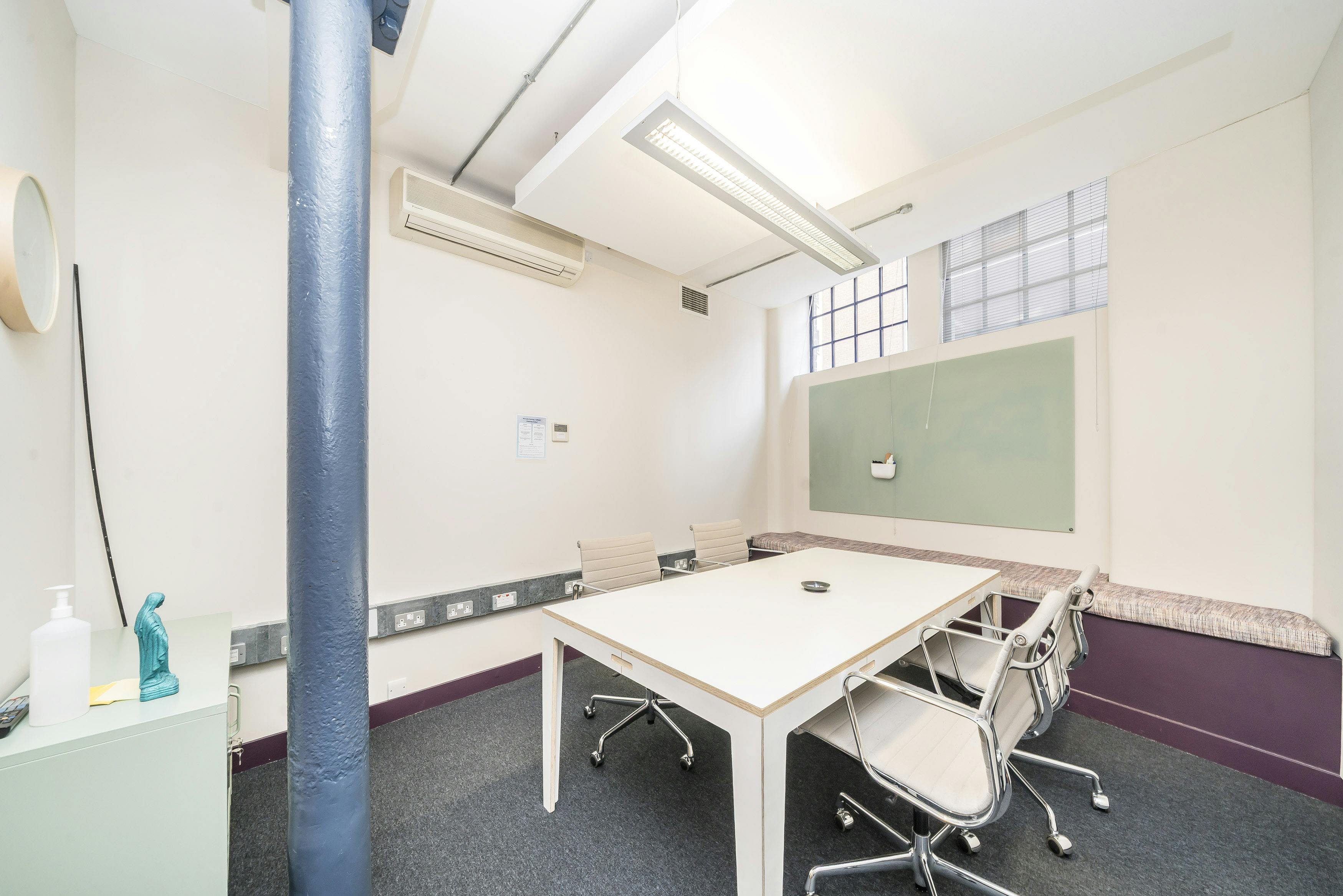 293537-170172 Tower Bridge Road meeting room 2.jpg