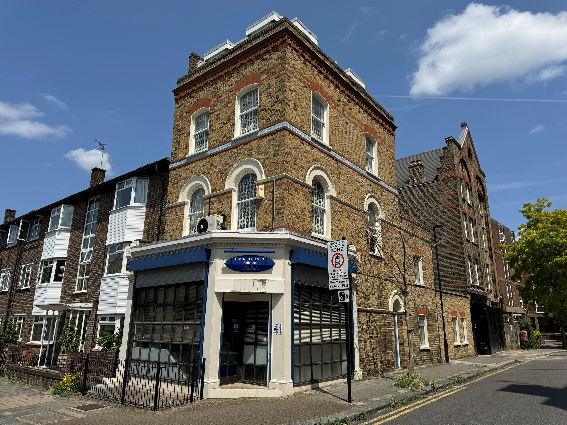 304445-41 Reedworth Street ext.jpg