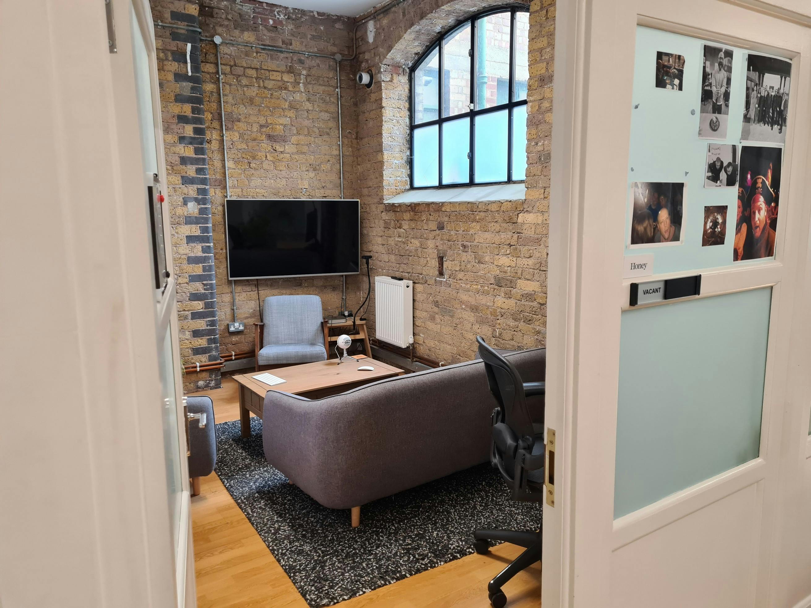 305258-Meeting Rm.jpg