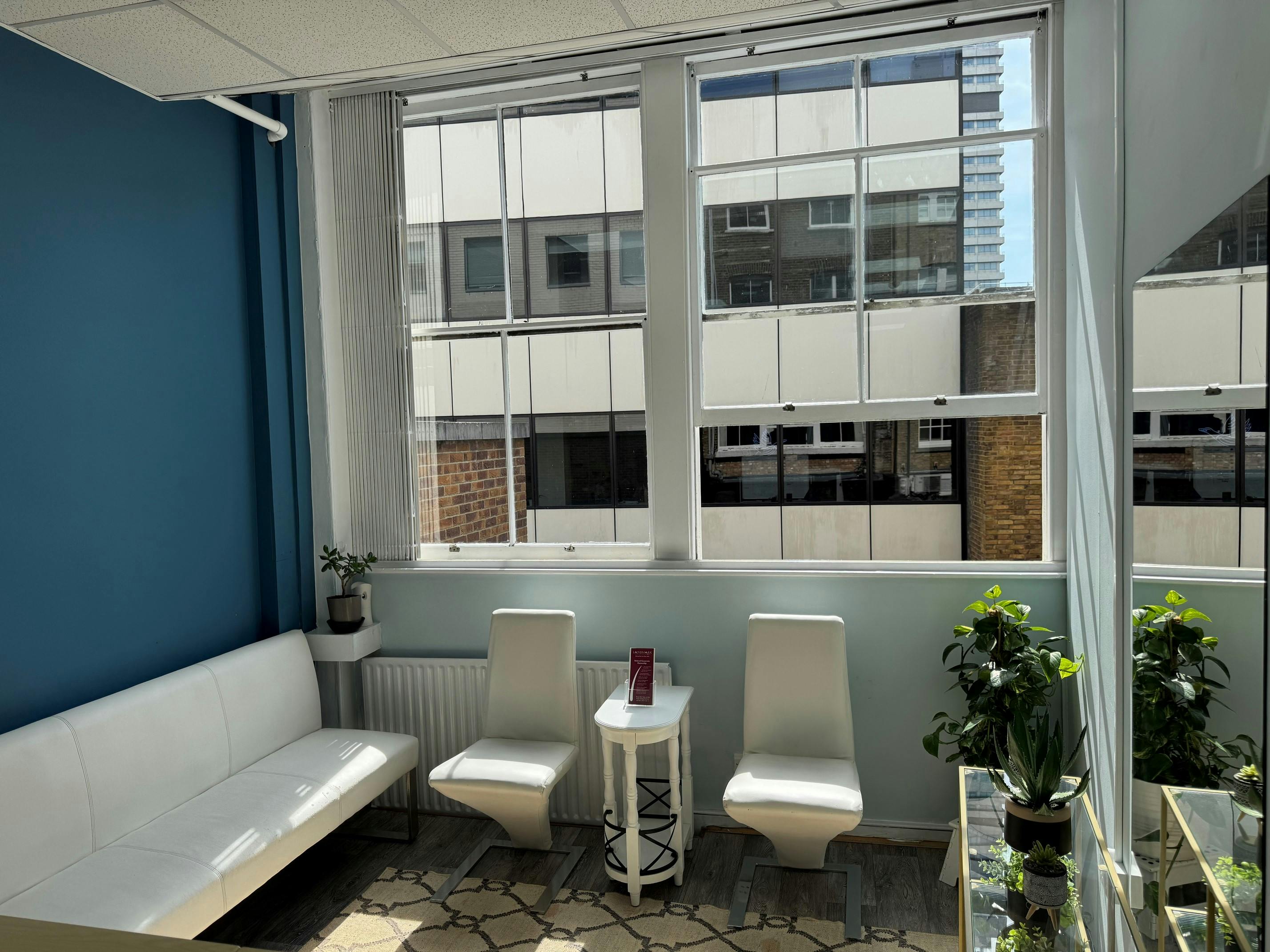 316971-3941 Borough High Street first floor.jpg