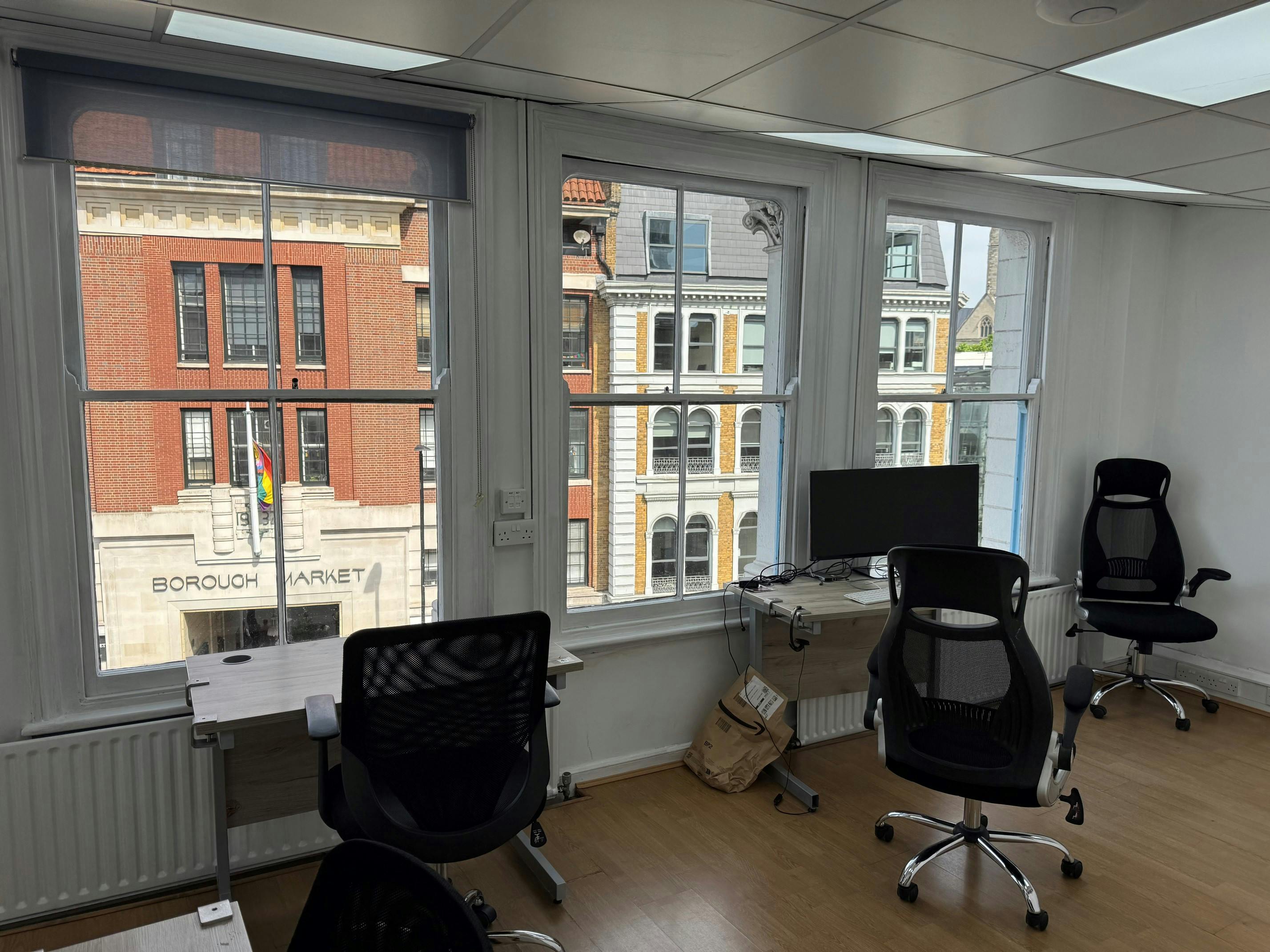 316971-3941 Borough High Street 2nd floor front.jpg