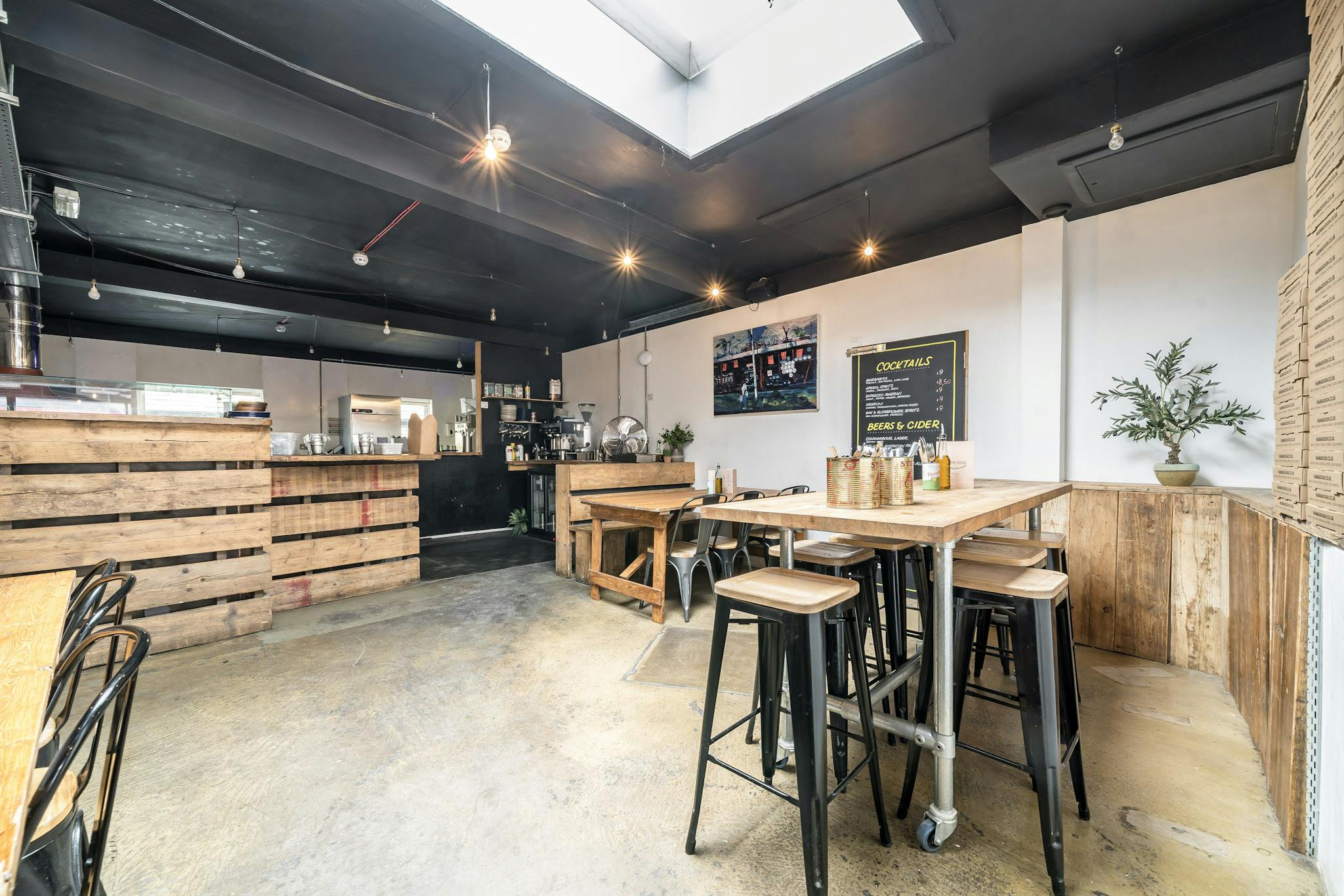 308172-179 Queens Road rear area.jpg