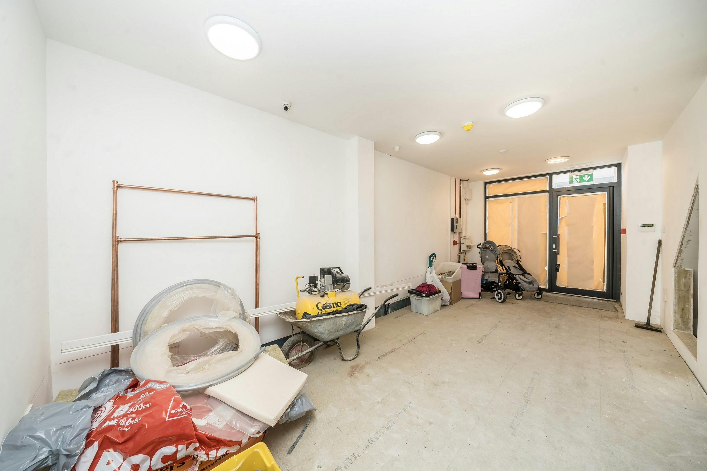 273722-100 Trafalgar Road retail 2.jpg