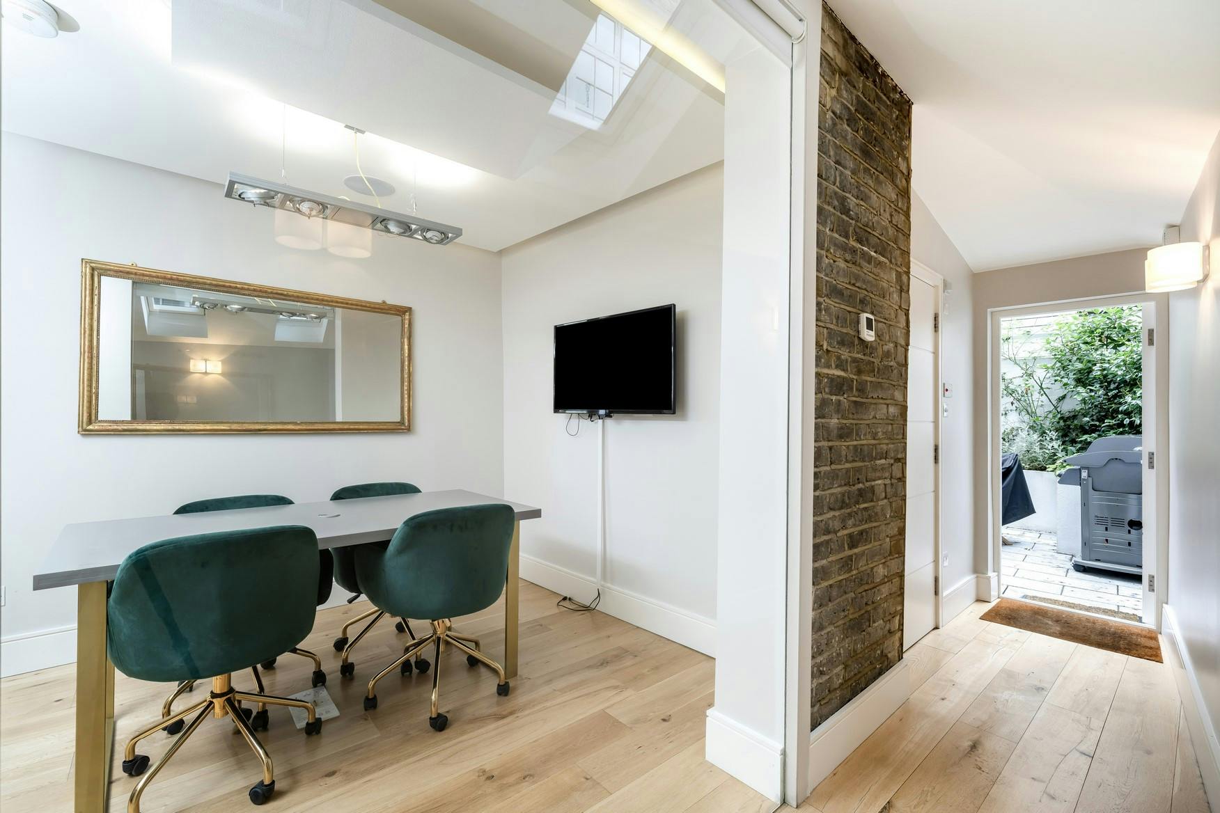 157540-10 Marshalsea Road LEA ground floor meeting room 2 Copy.jpg