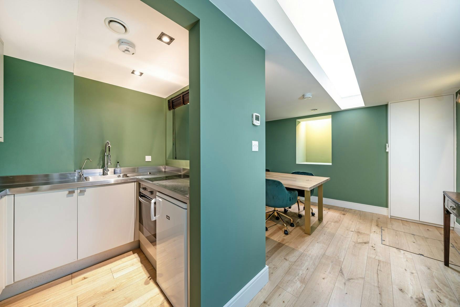 157540-10 Marshalsea Road LEA Kitchen  Copy.jpg