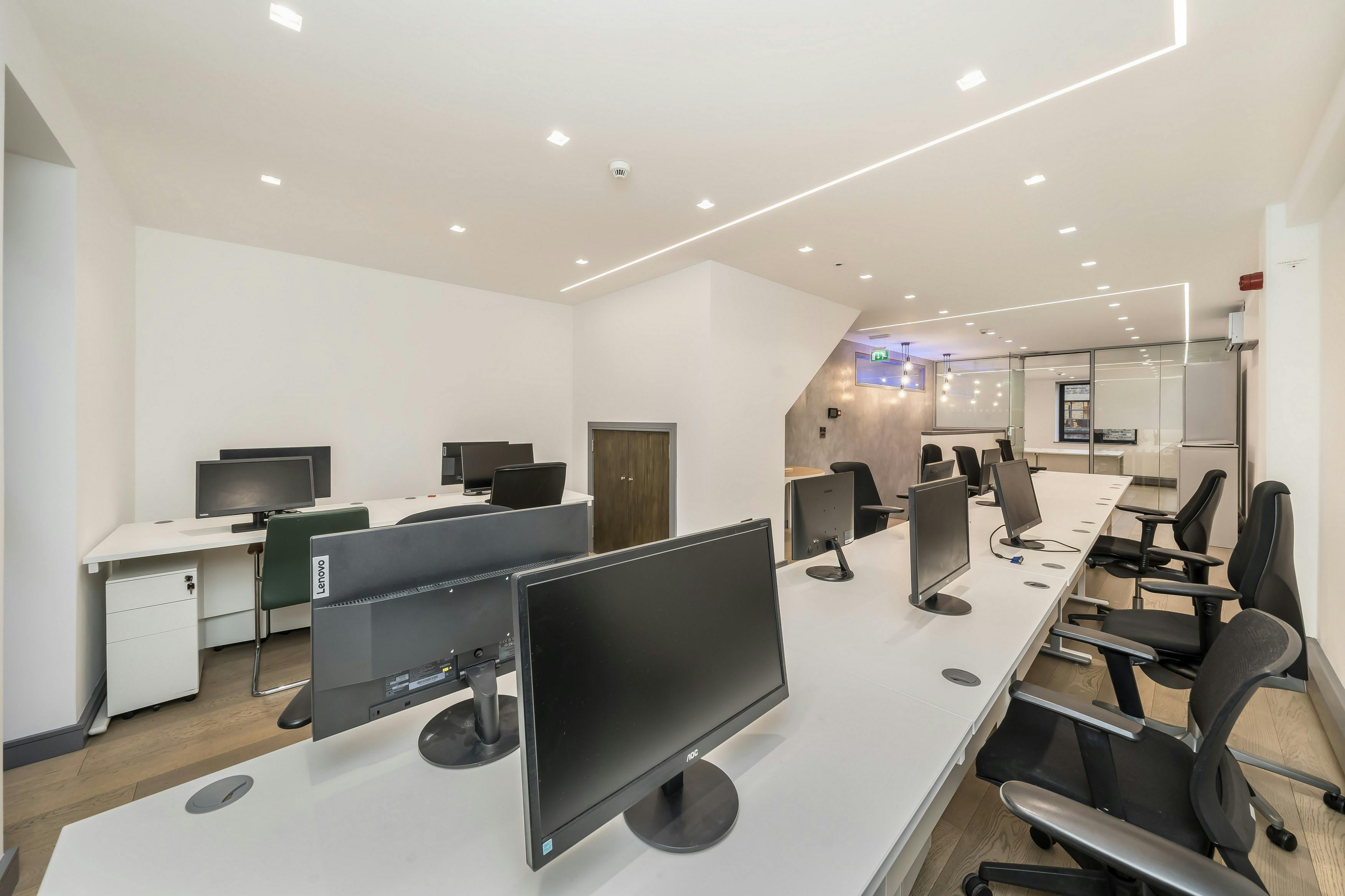 273699-3 Risborough Street 2 Copy.jpg