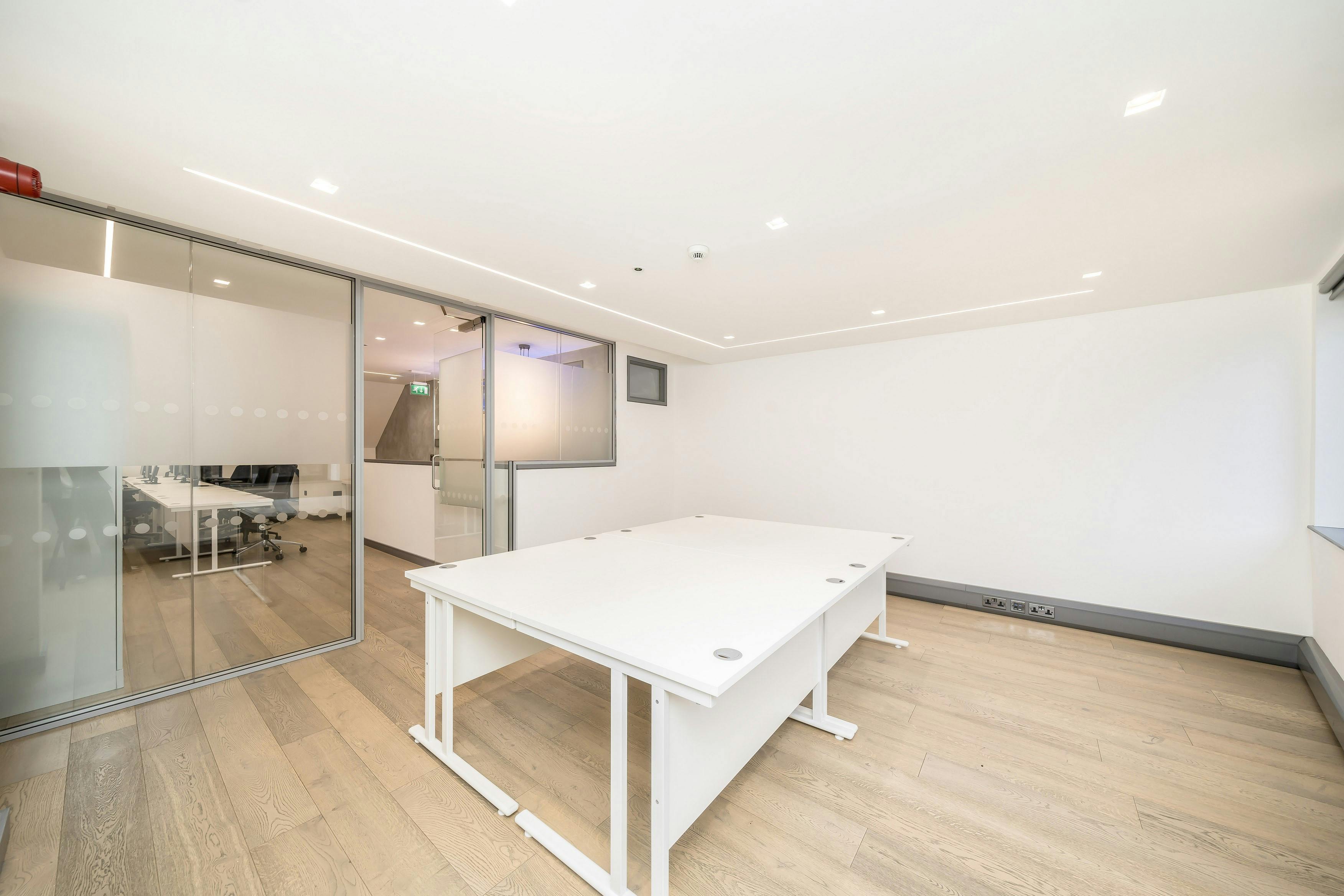 273699-3 Risborough Street 3 Copy.jpg