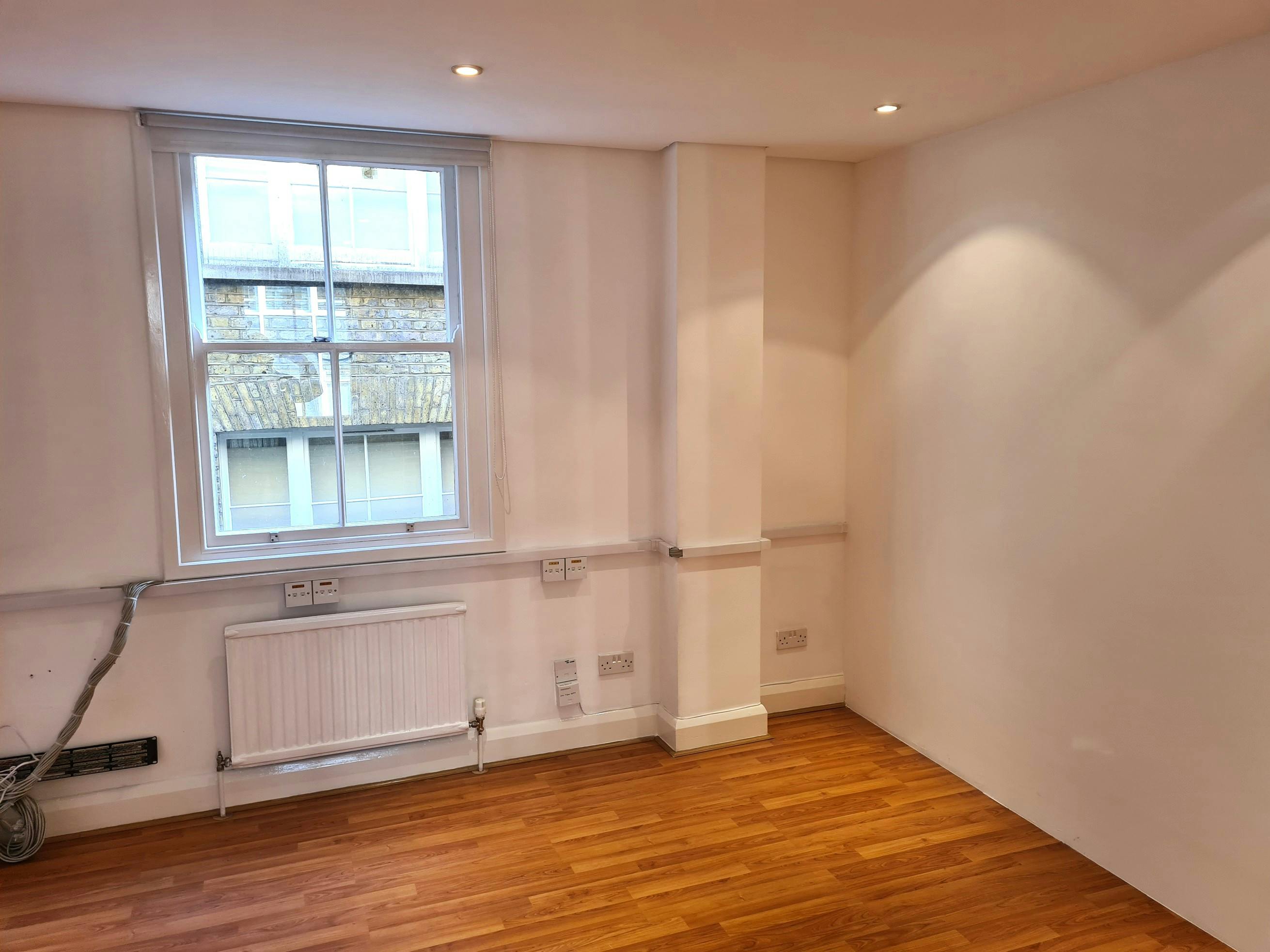 279840-Small Offic 1.jpg