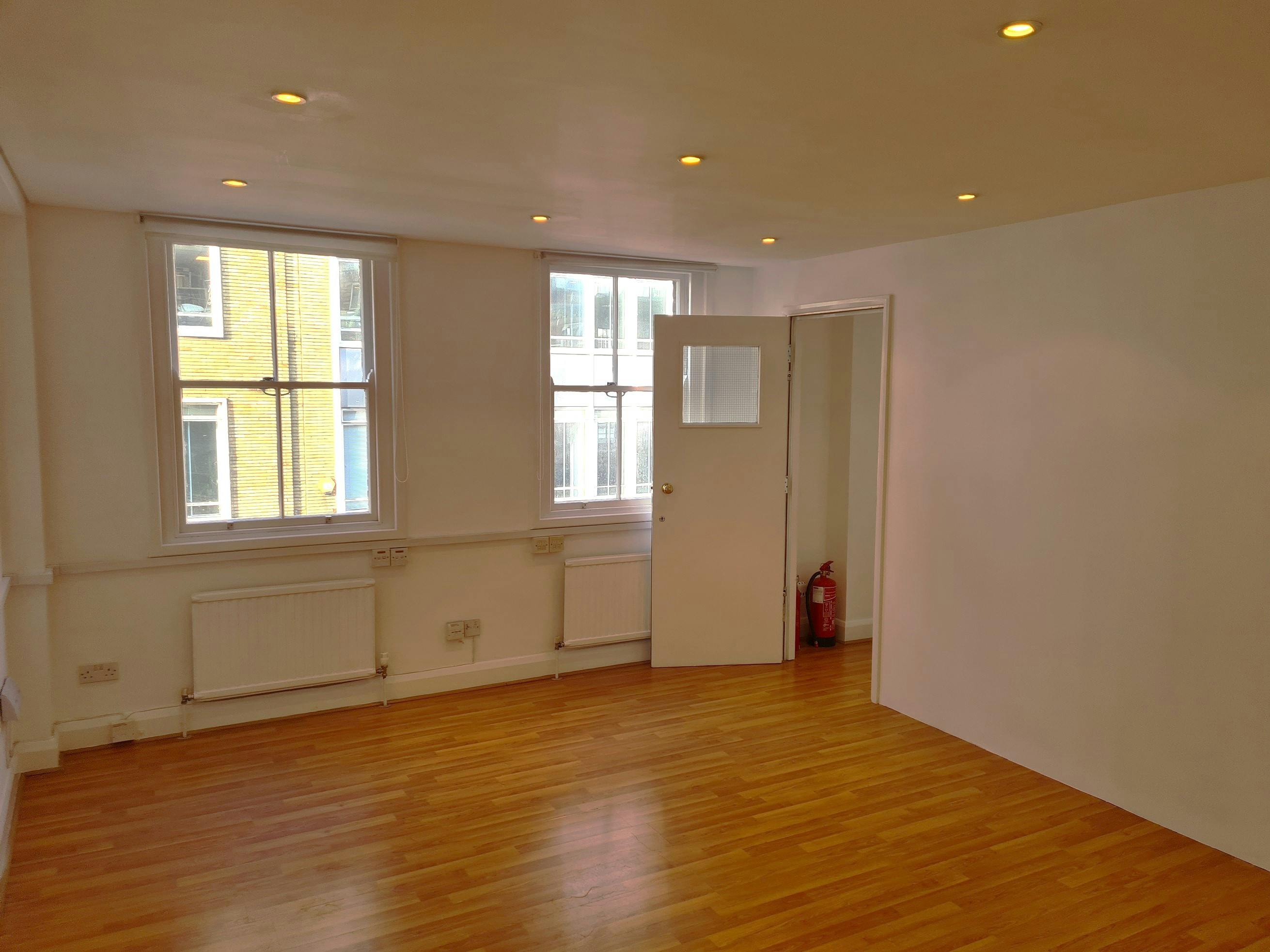 279840-Main Office 2.jpg