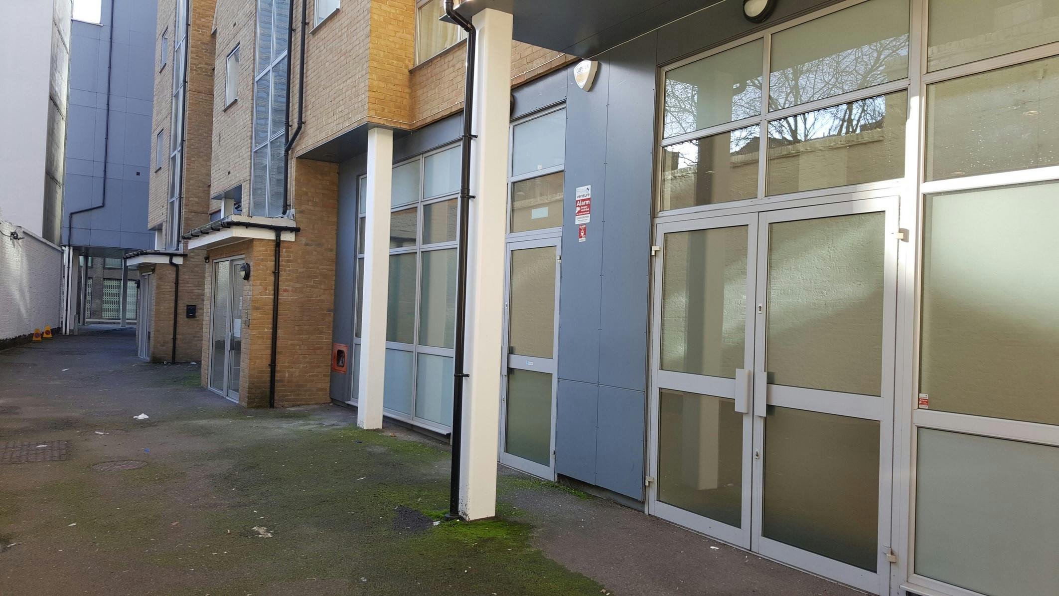 55560-Clay Court Office Ext.jpg