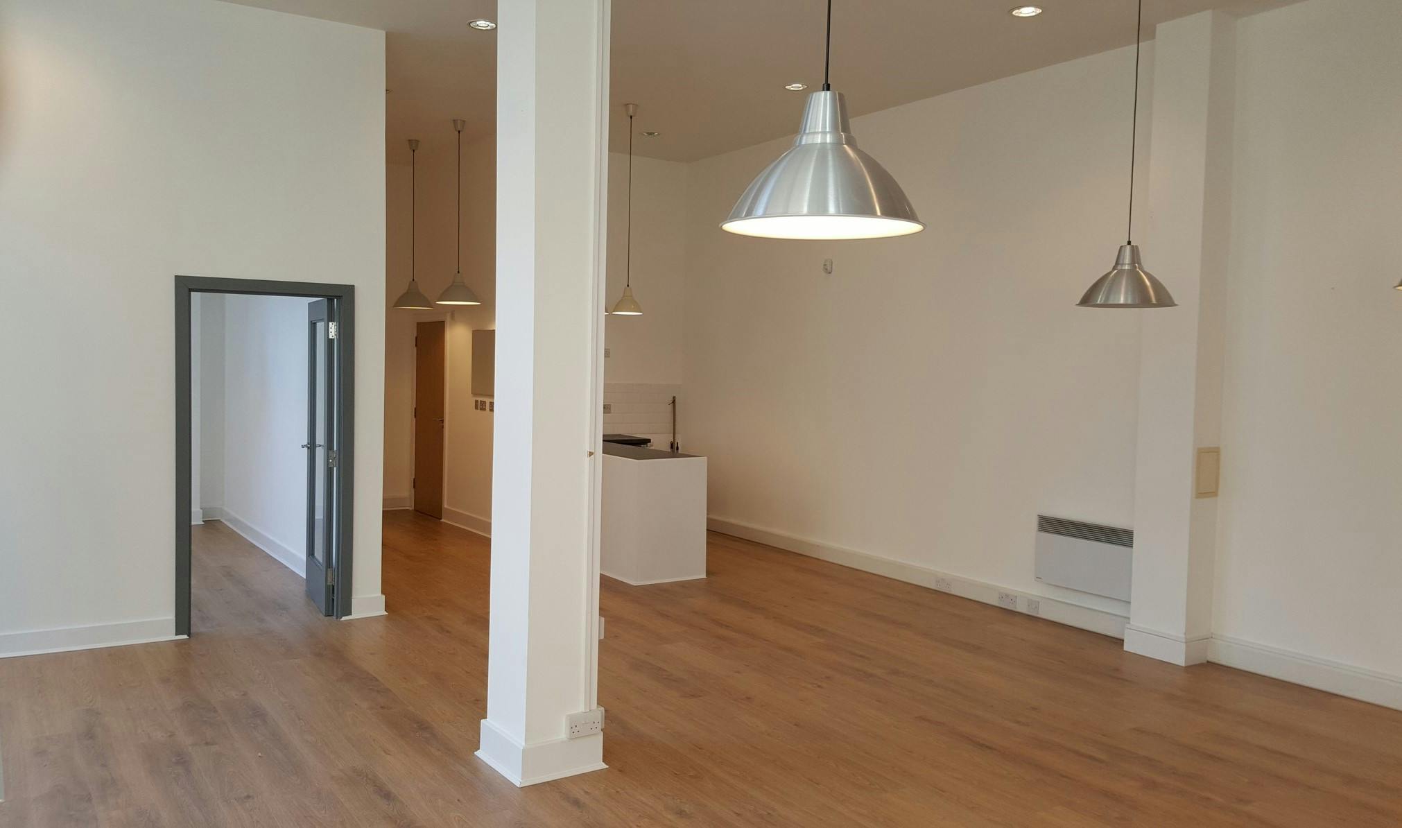 55560-Clay Court Office Int2.jpg