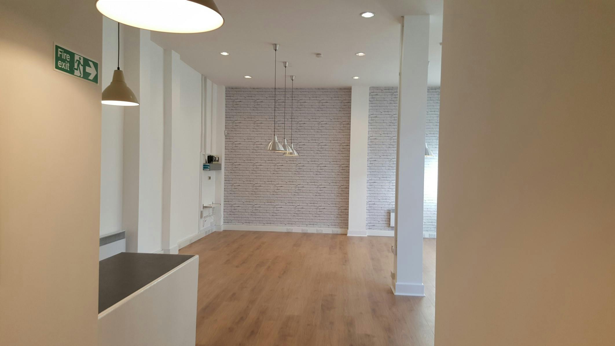 55560-Clay Court Office Int4.jpg