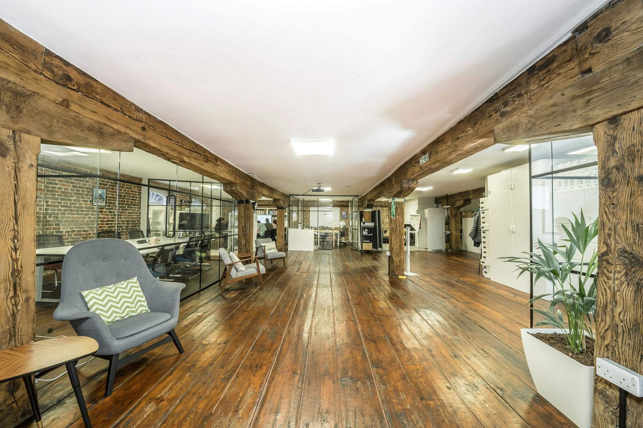 273000-Meeting Rooms 2.jpg