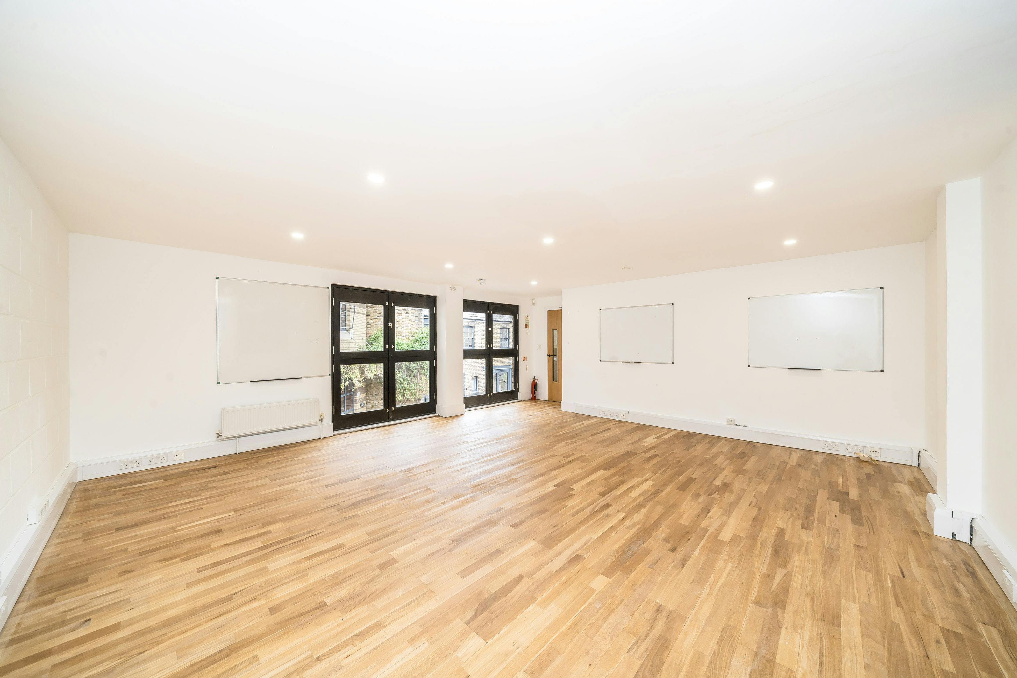 292290-First Flr 1.jpg