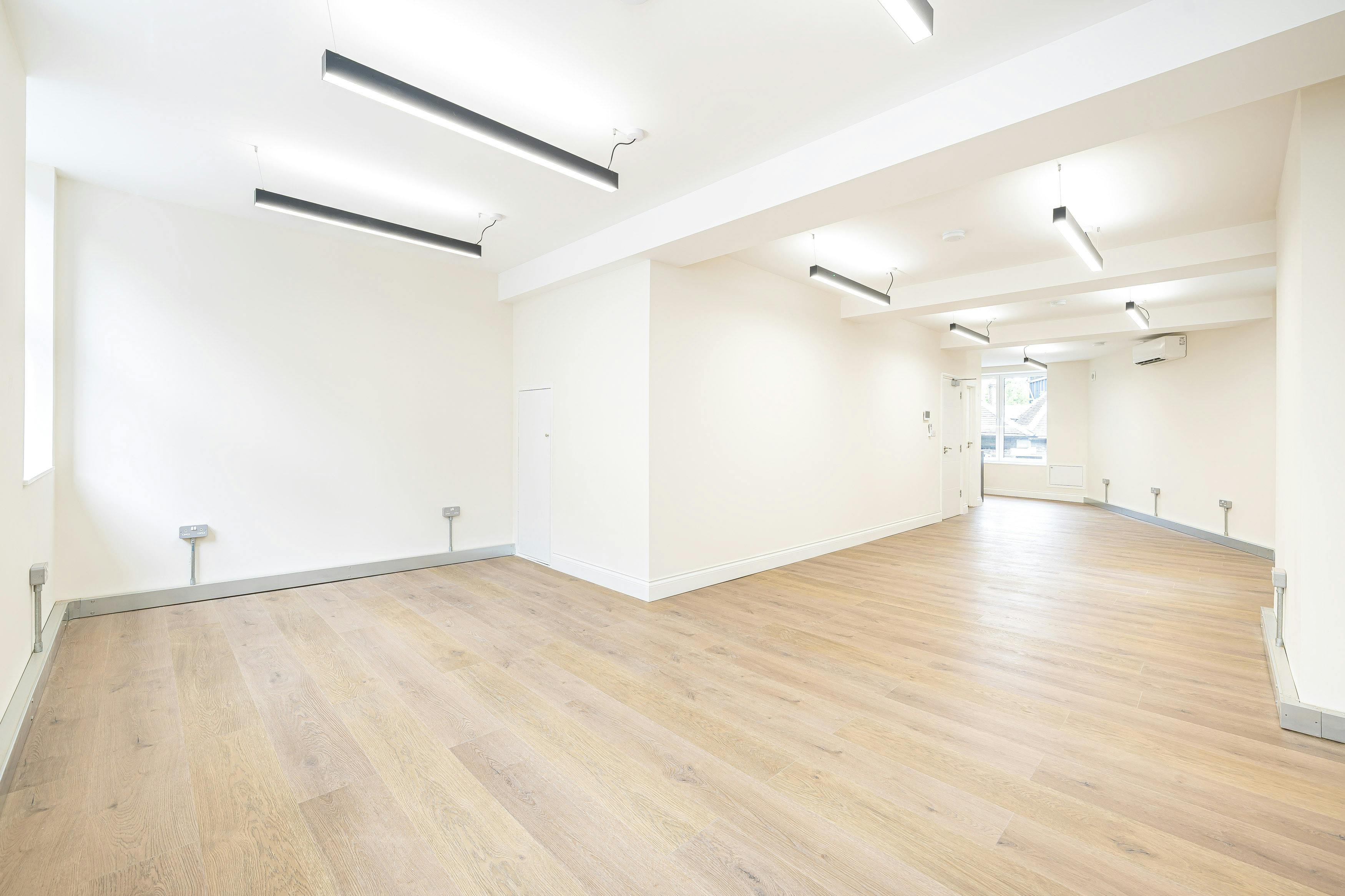 307928-132 Southwark Street First Floor 2.jpg