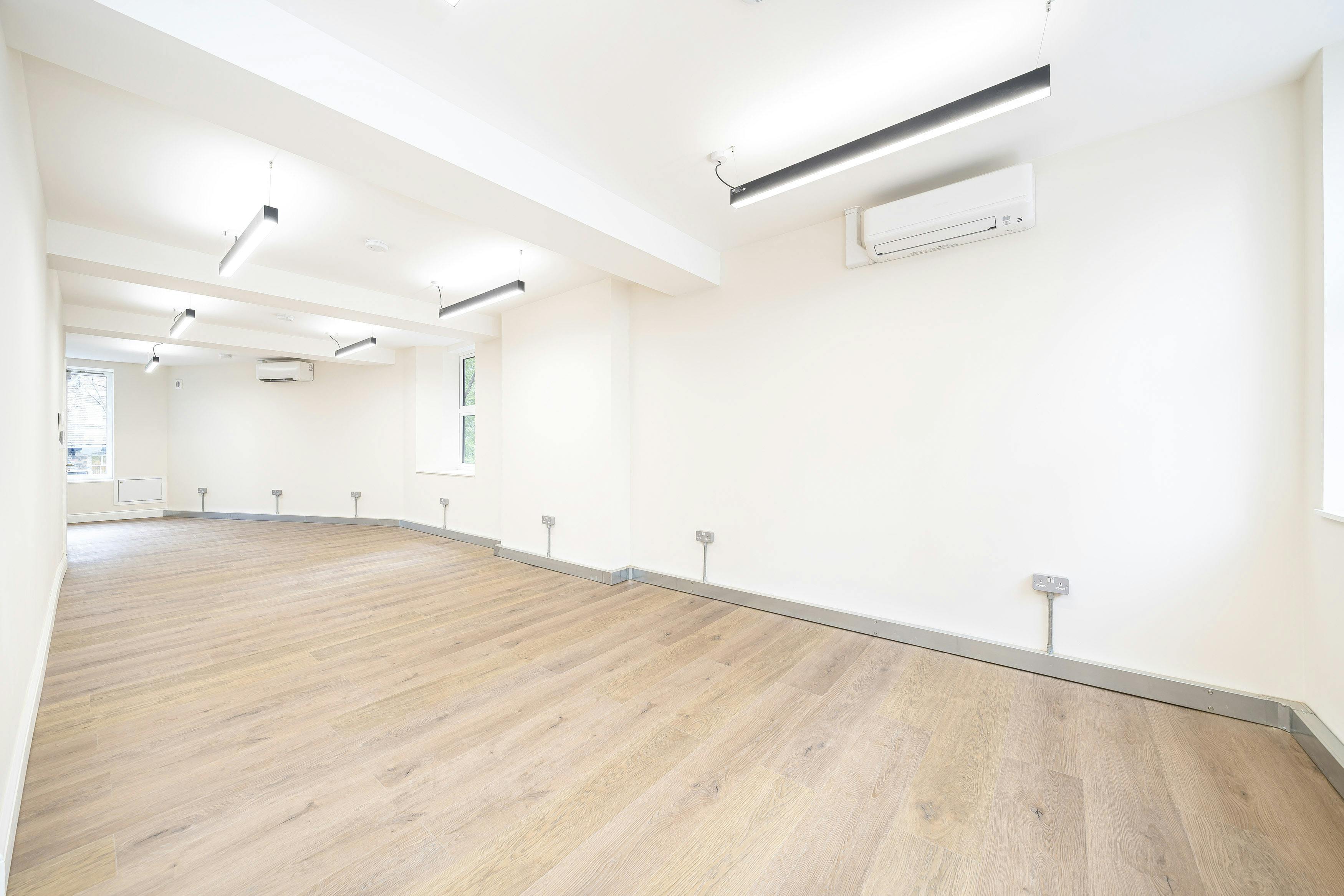 307928-132 Southwark Street First Floor 3.jpg