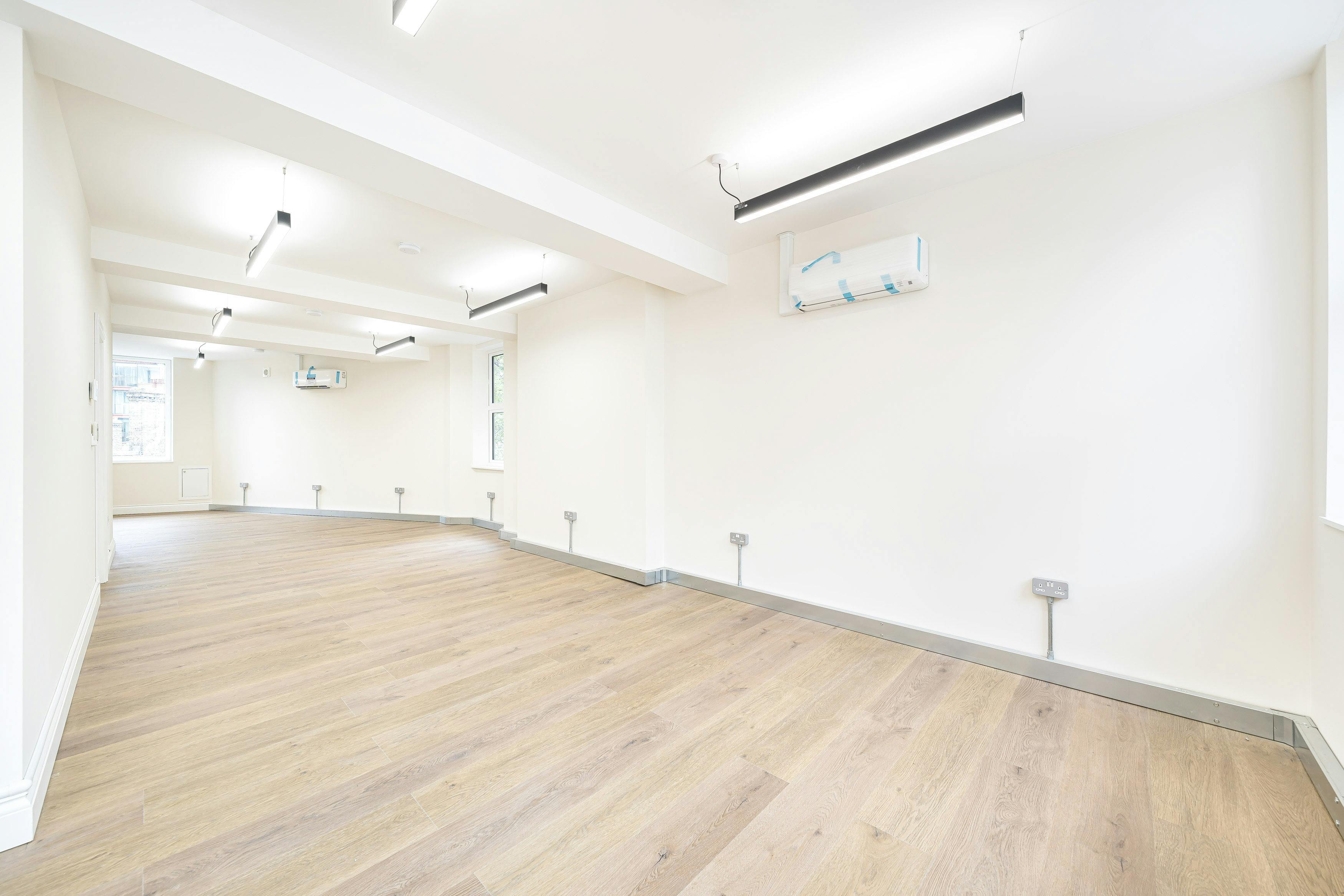 307928-132 Southwark Street Second Floor Office 3.jpg