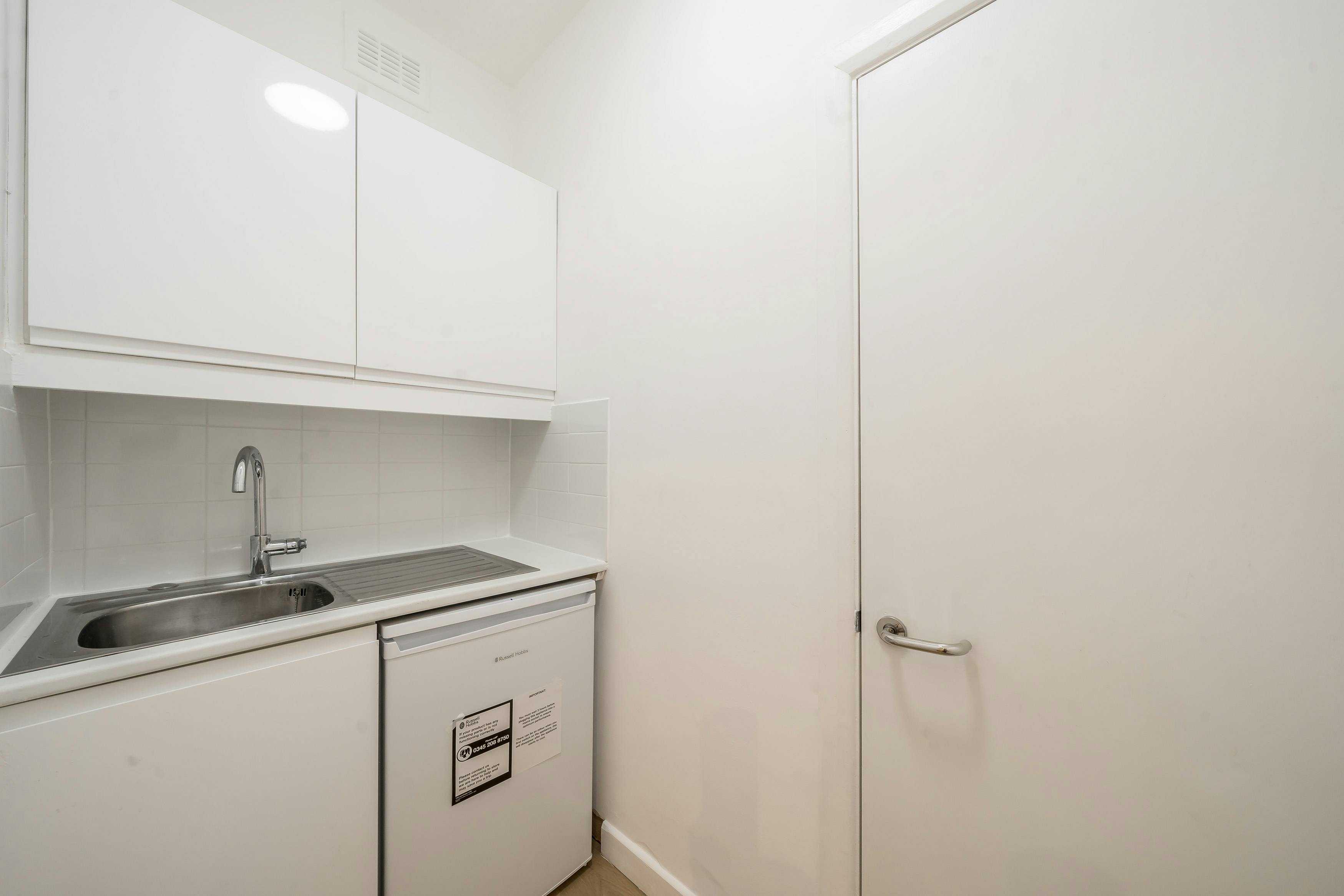 301434-60 Weston Street Ground Floor Kitchen.jpg