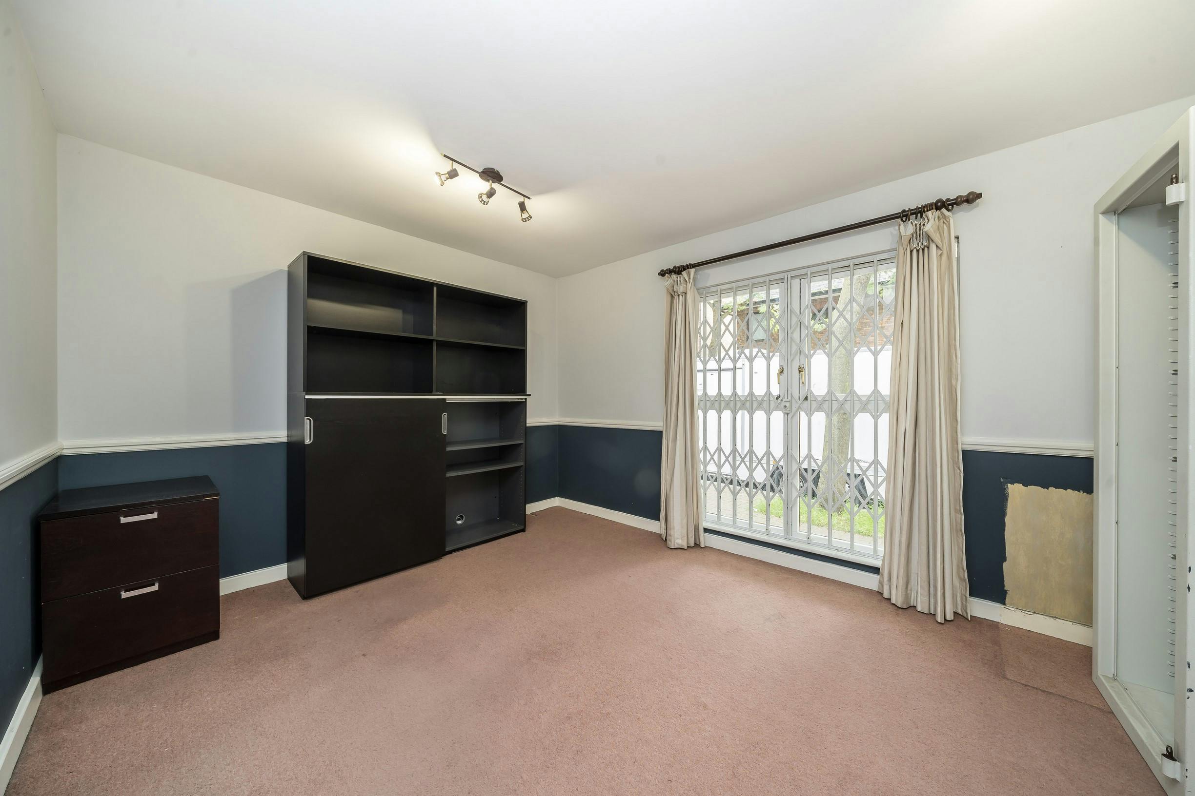 218015-5 Onega Gate internal 5.jpg