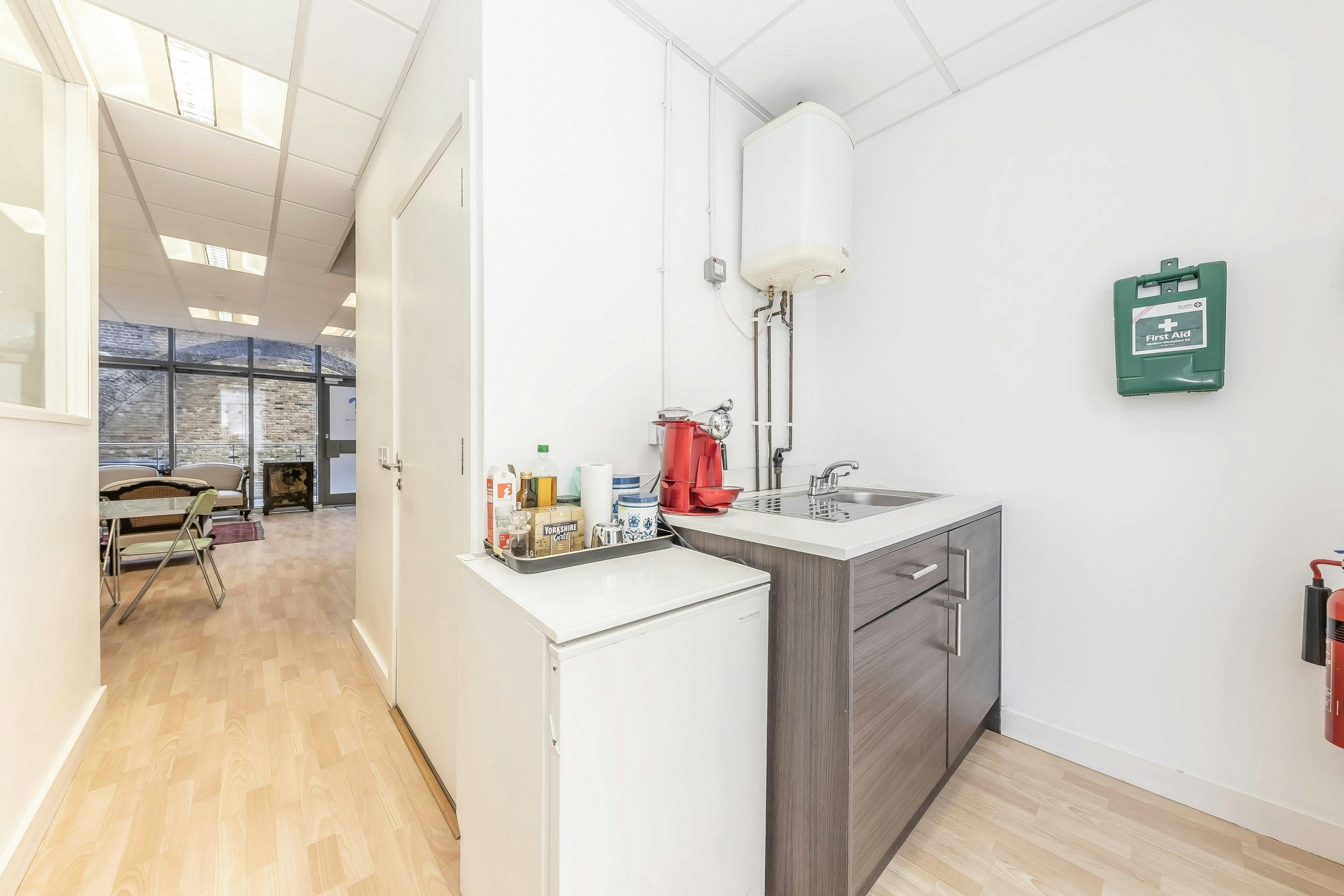 120063-Unit 14 OCentral kitchen.jpg