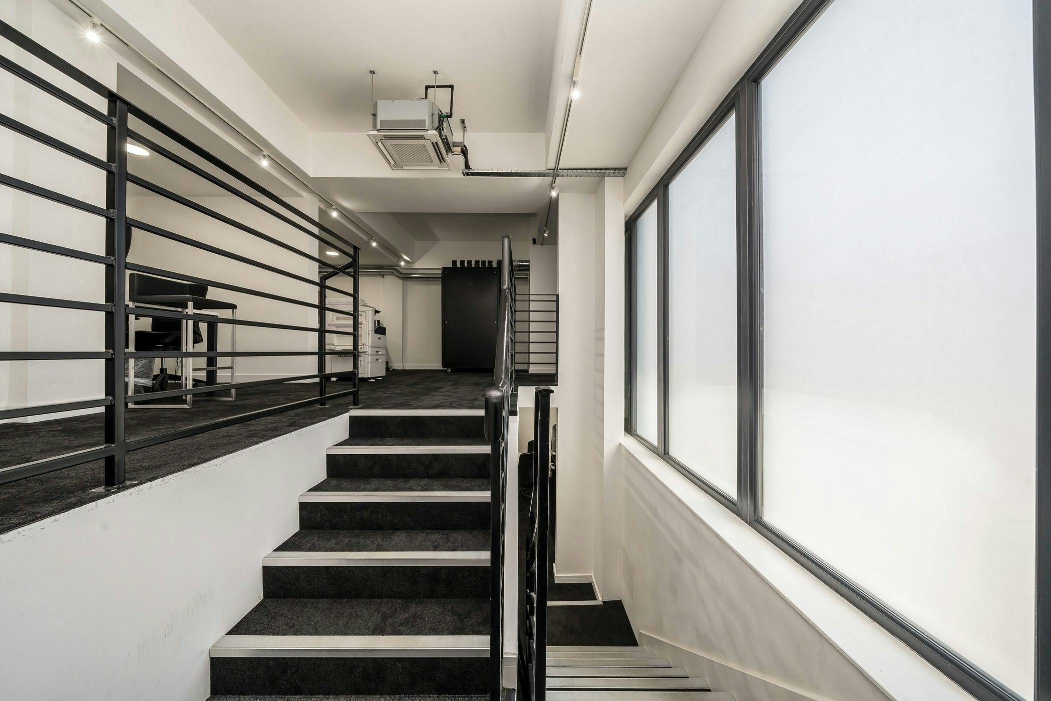 225882-Unit 2 82 Old Kent Road stairs Copy.jpg