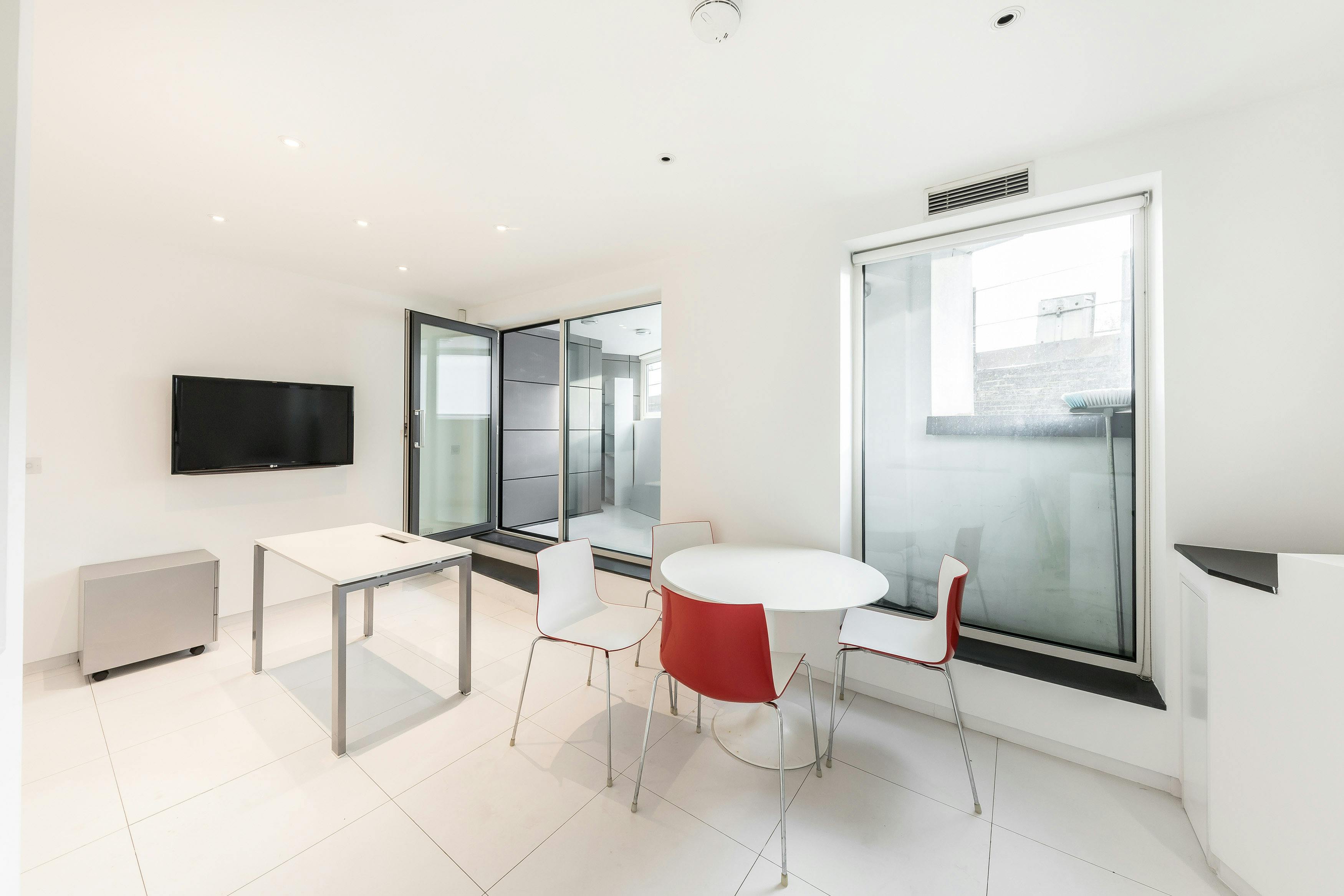 192145-2 Salamanca Place First Floor 2.jpg