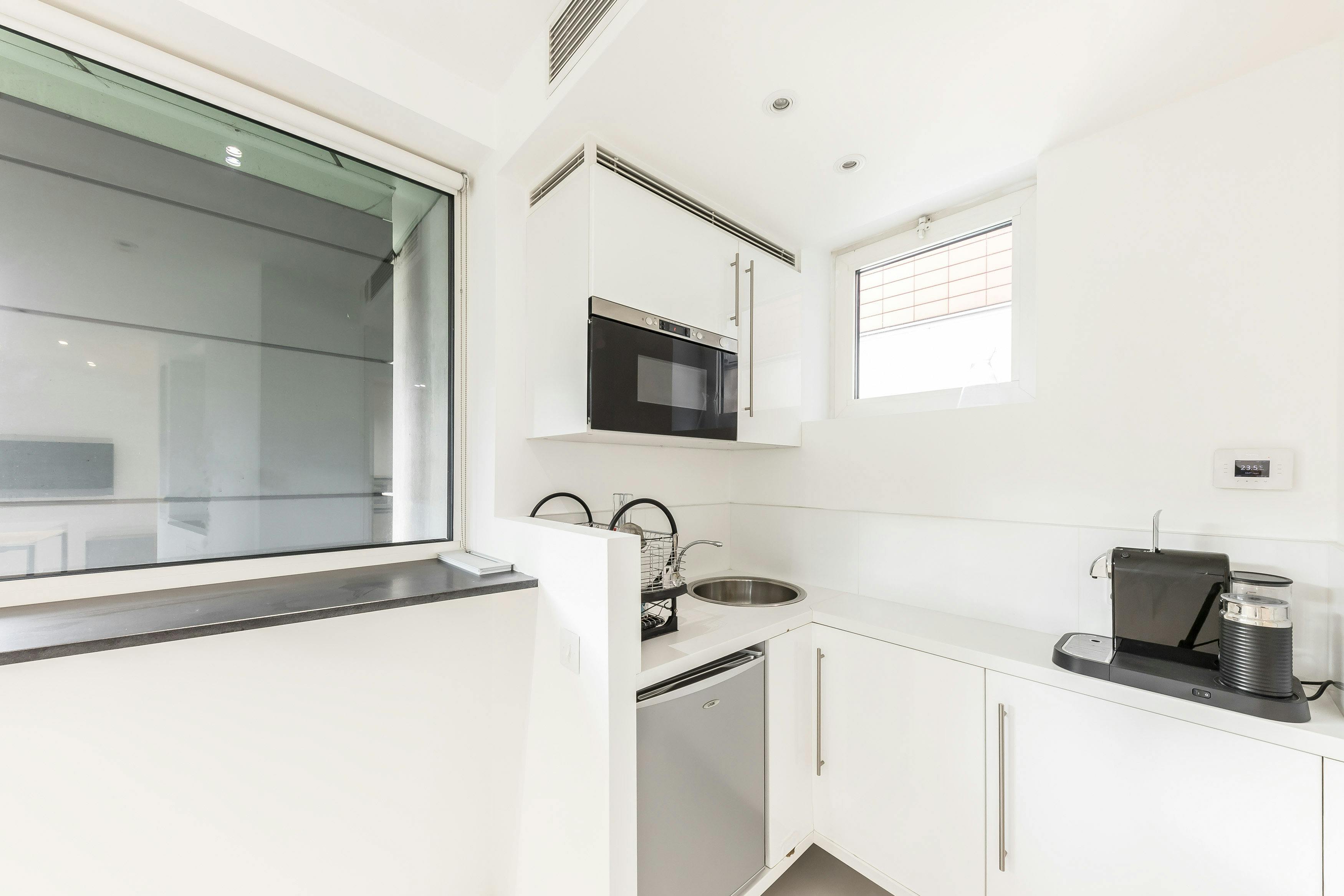 192145-2 Salamanca Place First Floor kitchen.jpg