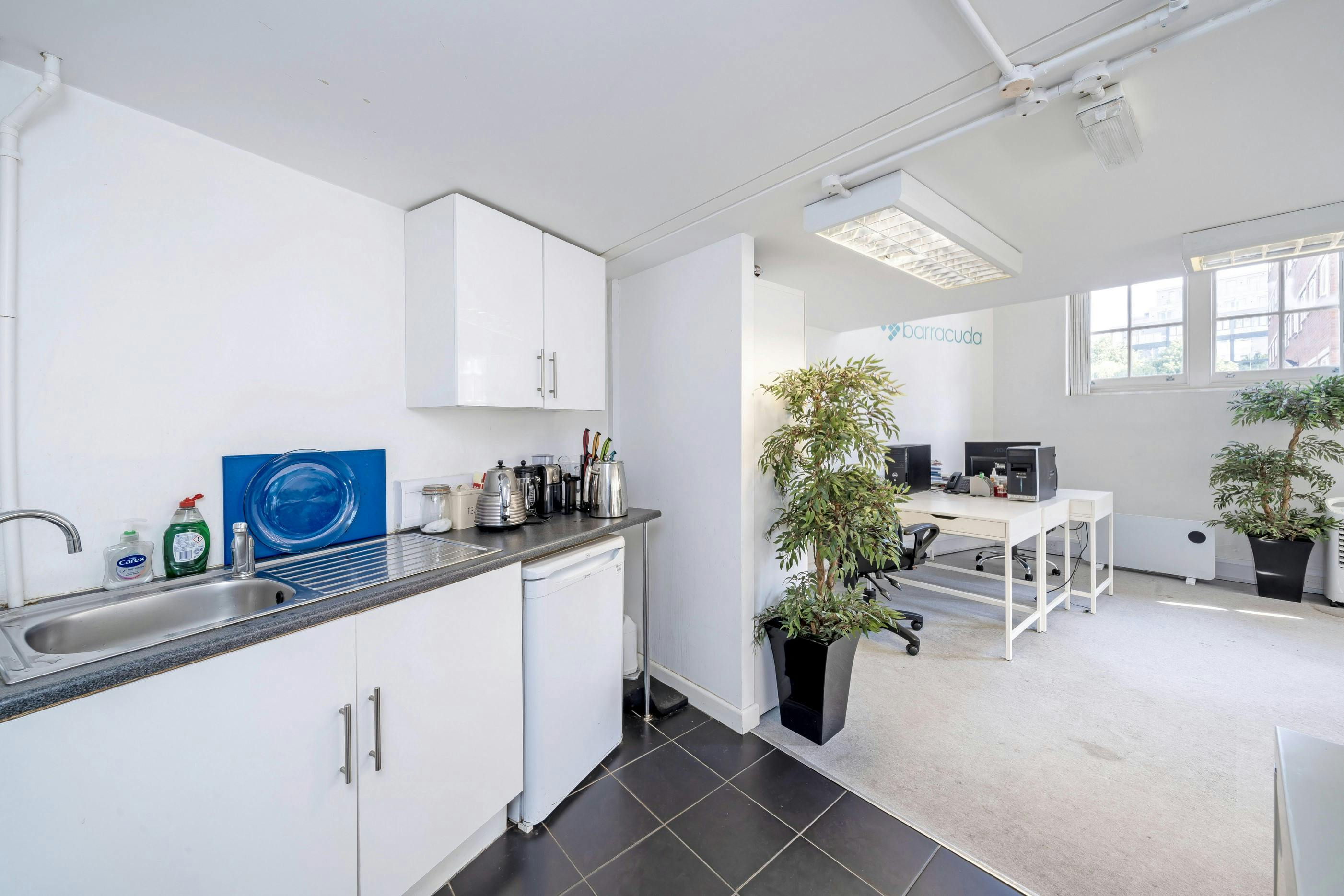 156221-Unit 1C The Chandlery Kitchen.jpg