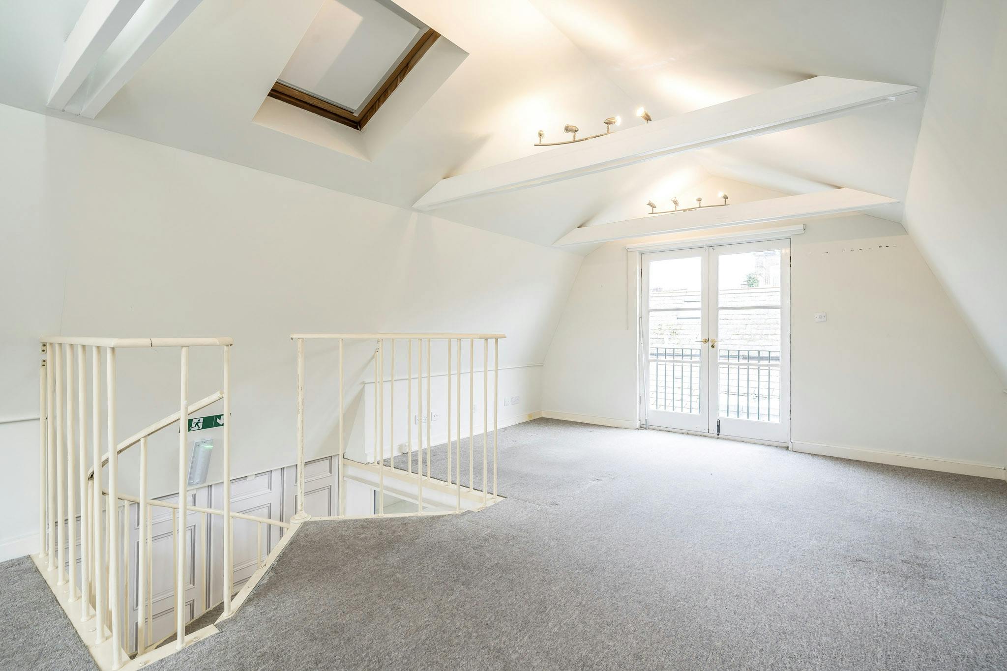 301688-2nd Flr 2.jpg