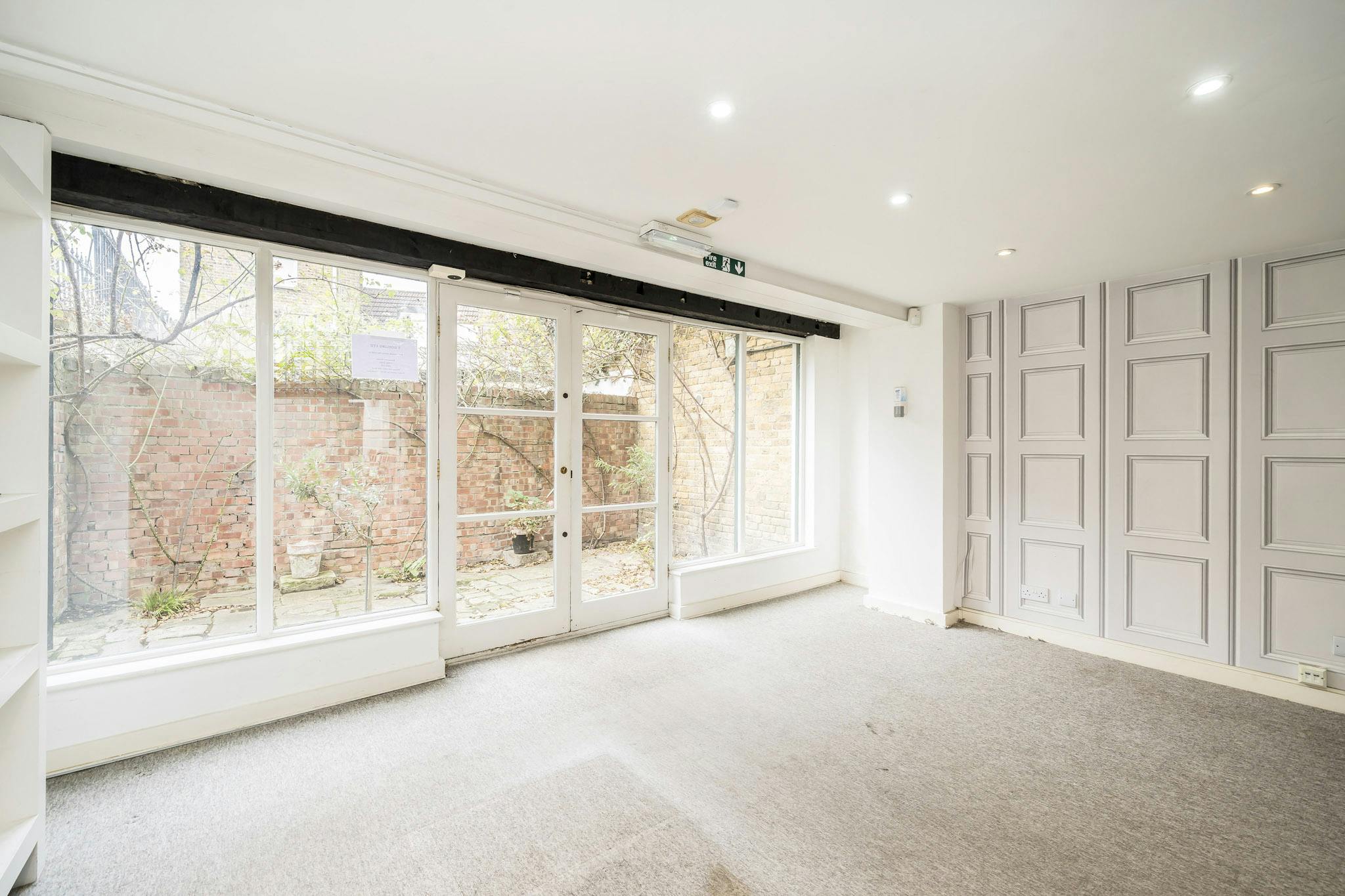 301688-Grd Flr 2.jpg