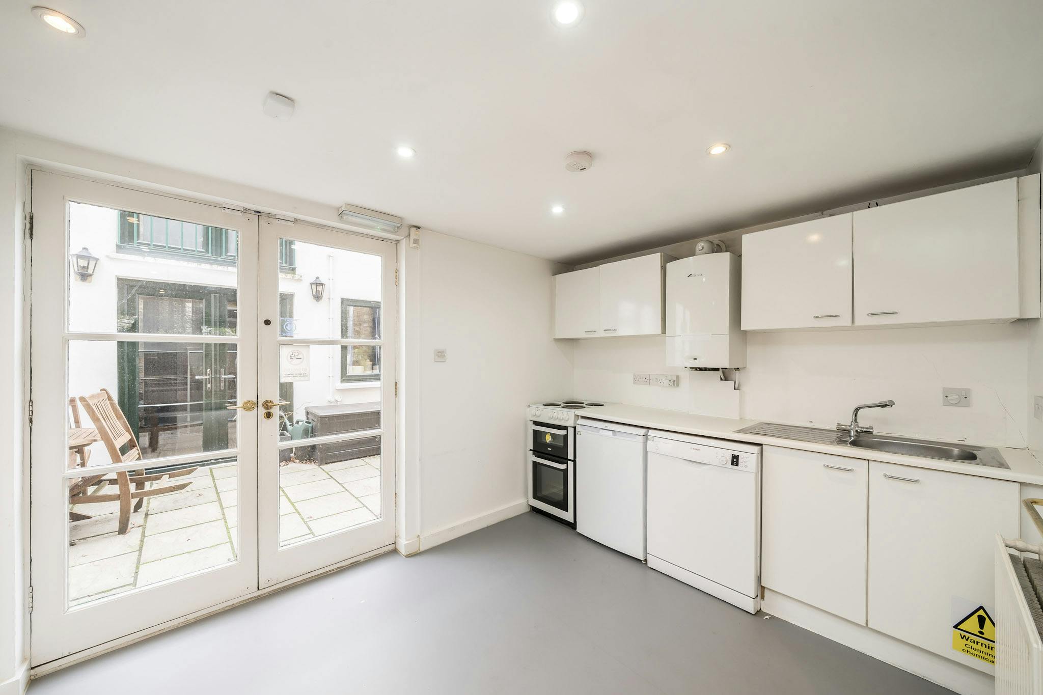 301688-Grd Flr 3.jpg