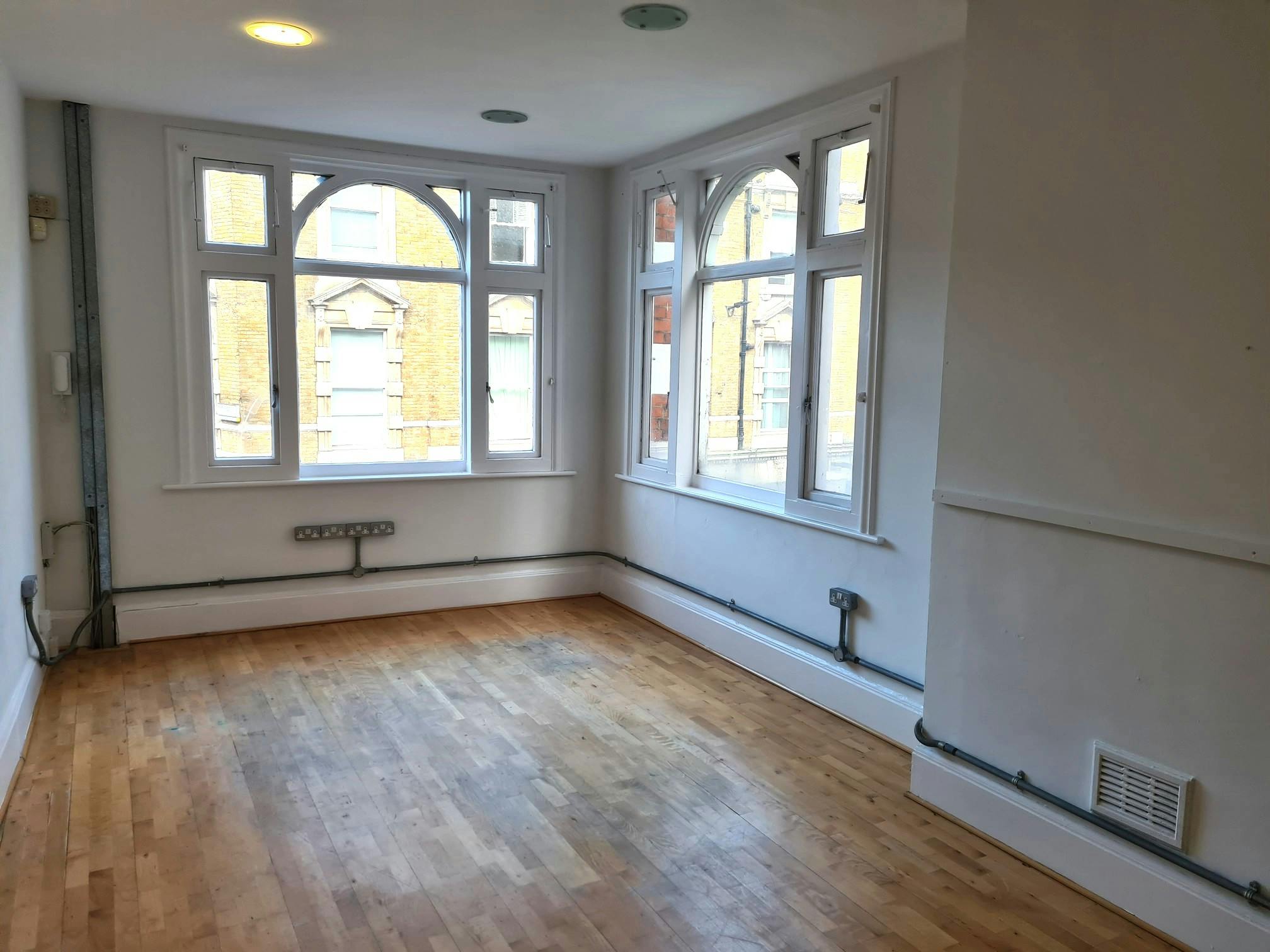 304862-2nd Flr 1.jpg