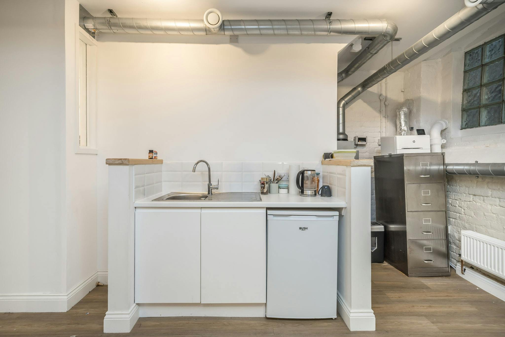 350554-60 Weston Street Lower Ground kitchen.jpg
