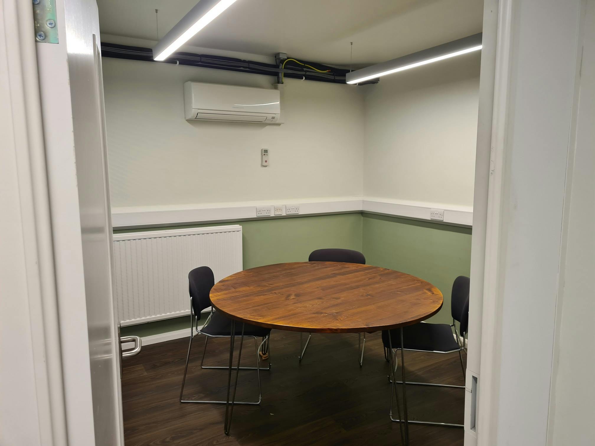 363058-Meeting Room.jpg