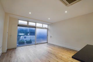 377523-Unit 9, 9 Steedman Street photo 2.jpg