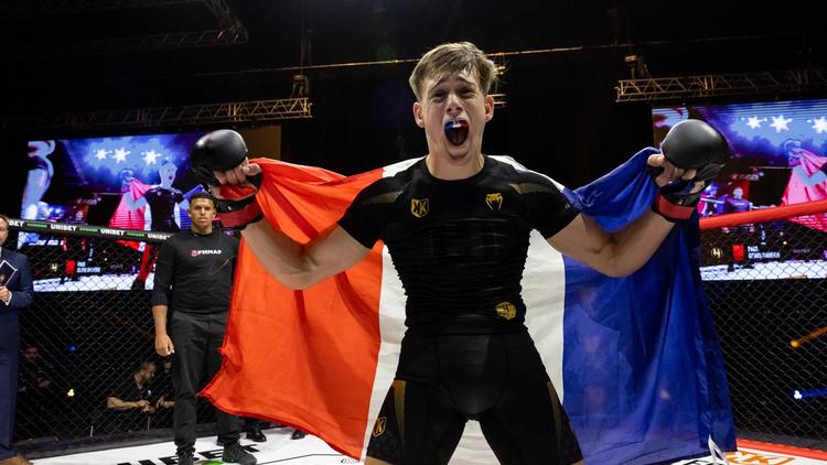 Paul Dena vainqueur de son combat